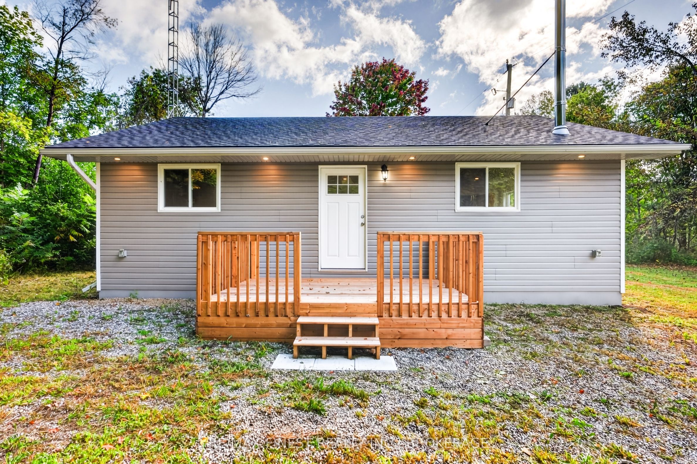 3144 Echo Lake Road Property Photo 1