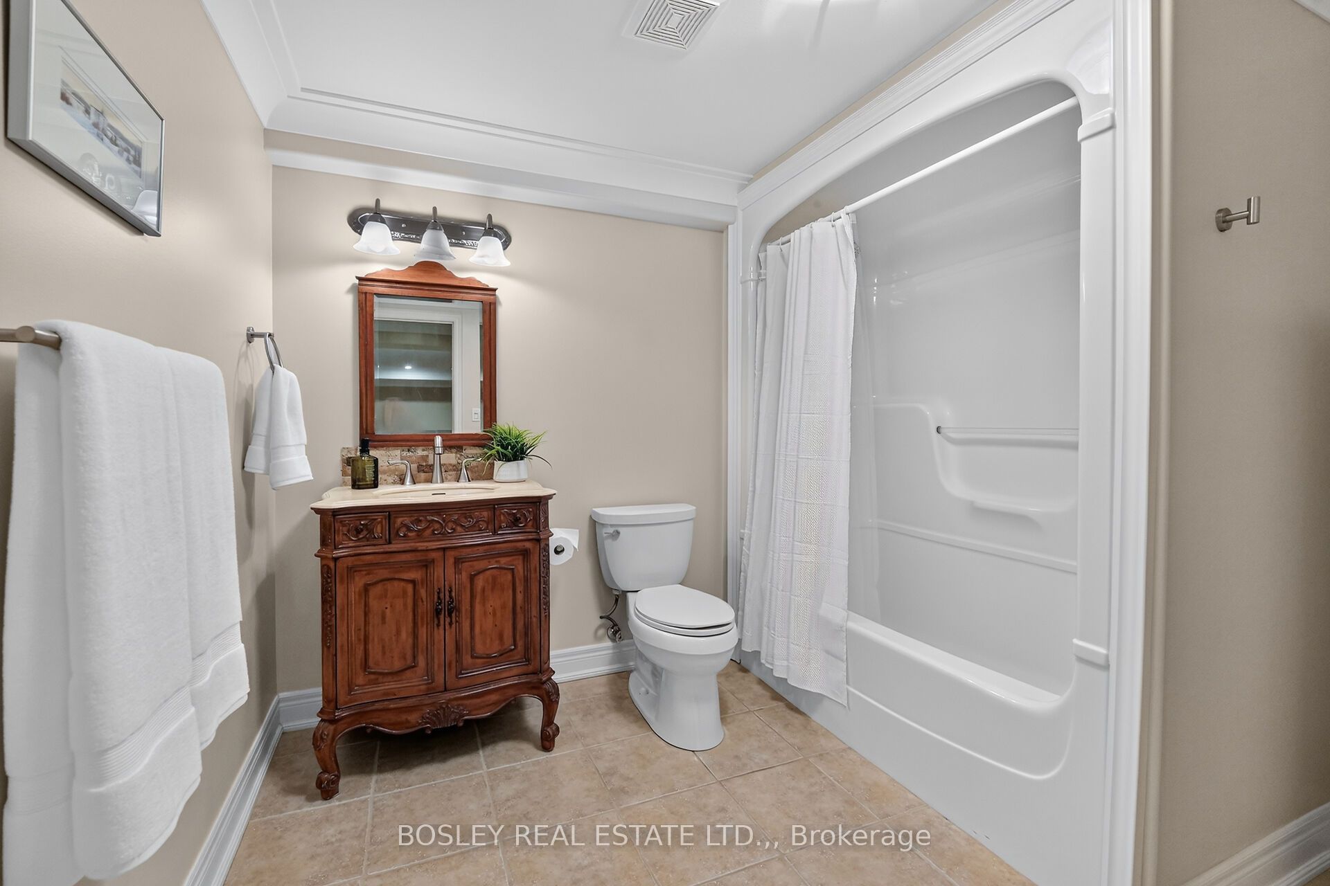 33 Bay Berry Lane Property Photo 29