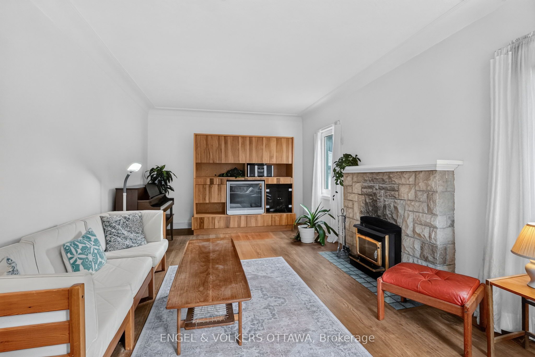 2101 Alta Vista Drive Property Photo 7