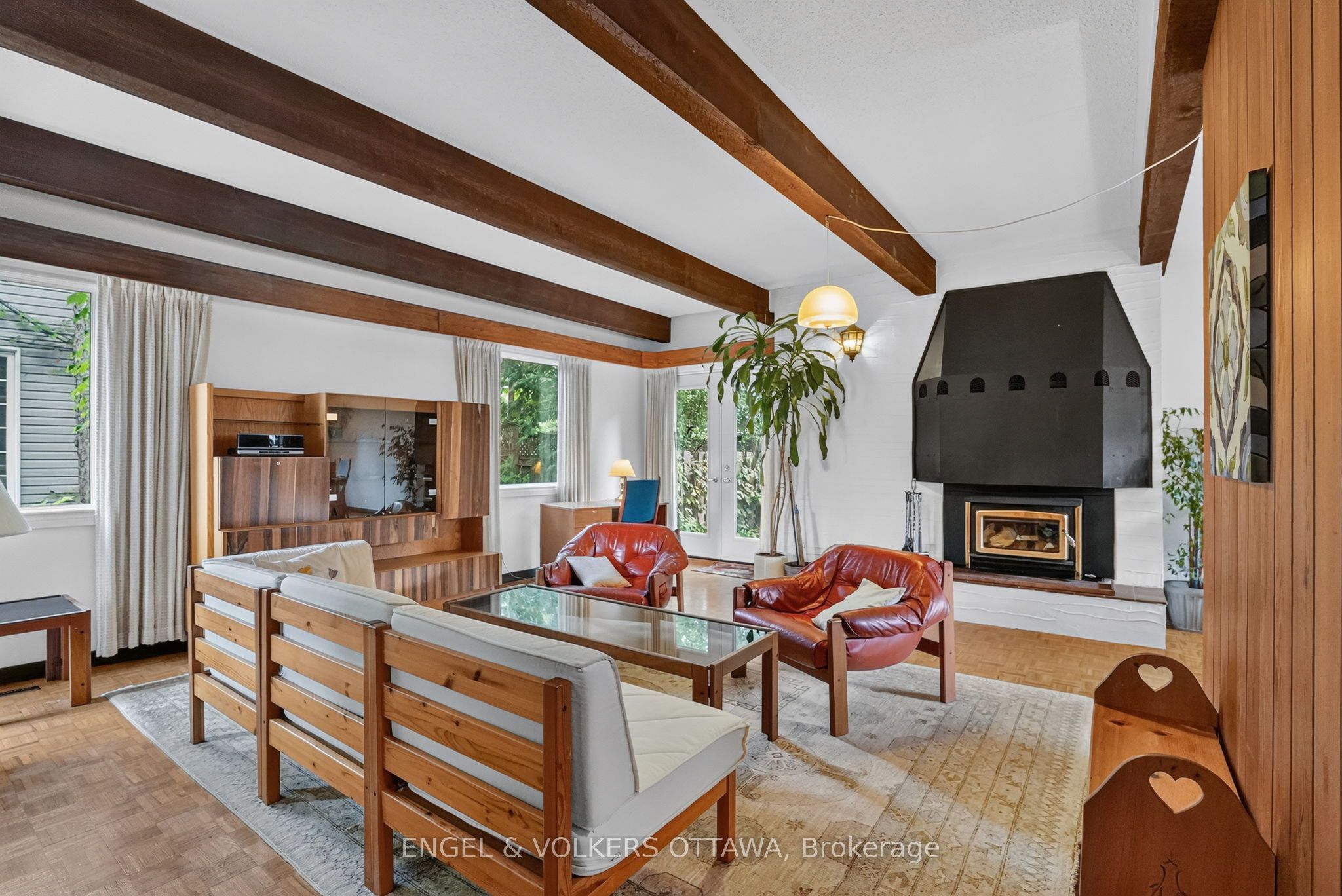 2101 Alta Vista Drive Property Photo 10