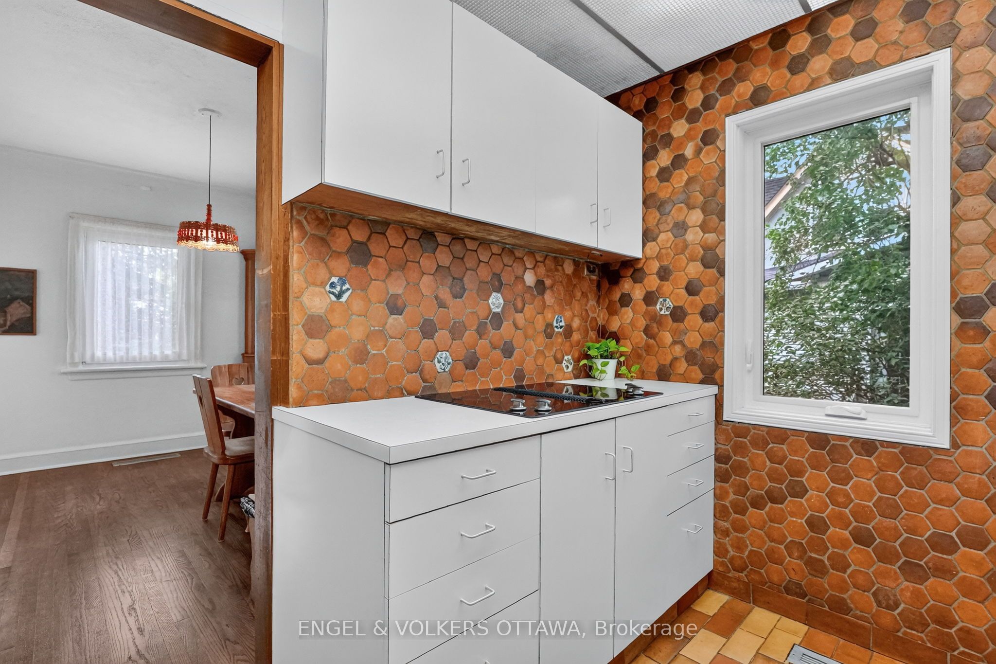2101 Alta Vista Drive Property Photo 13