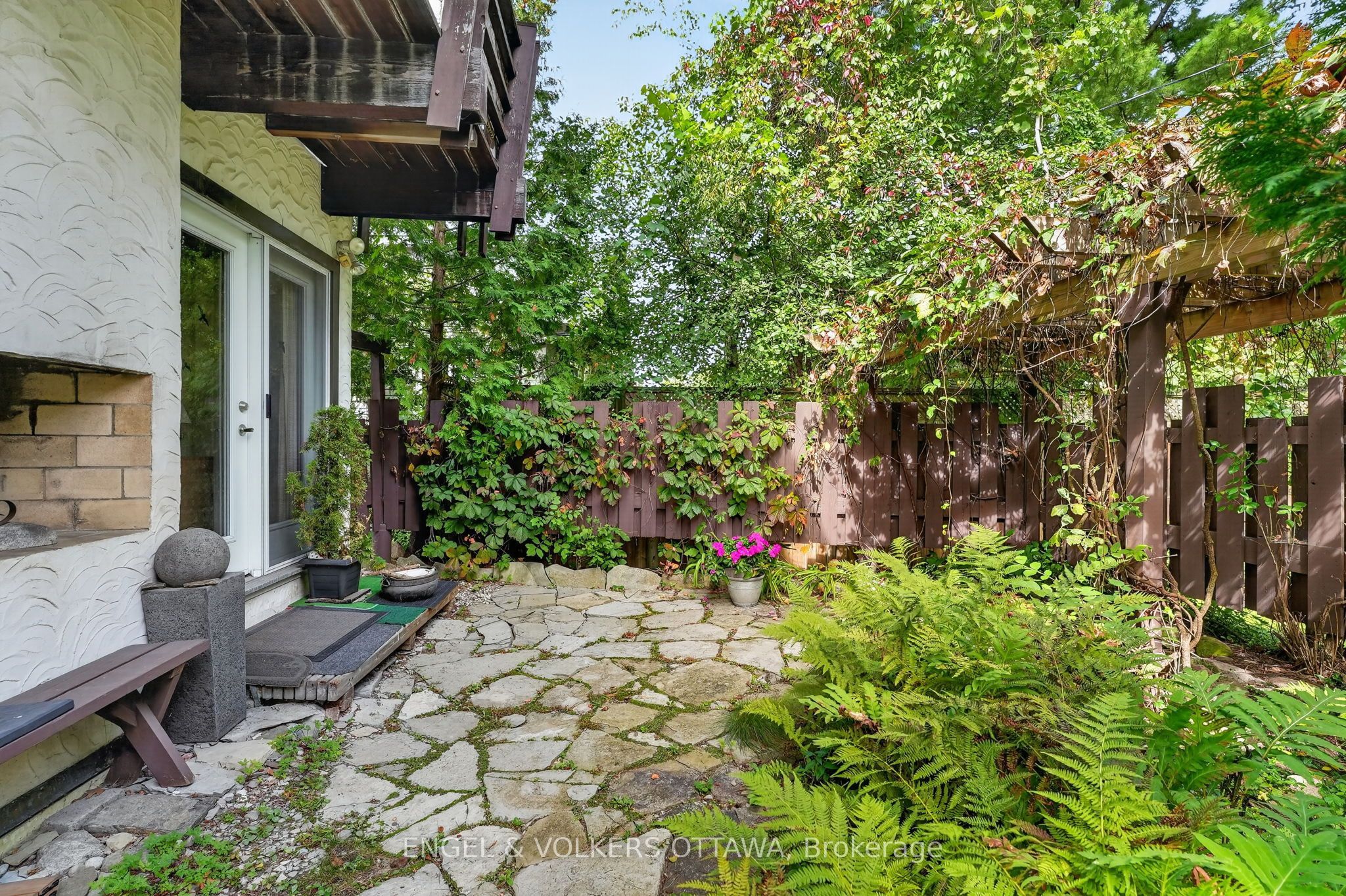 2101 Alta Vista Drive Property Photo 47