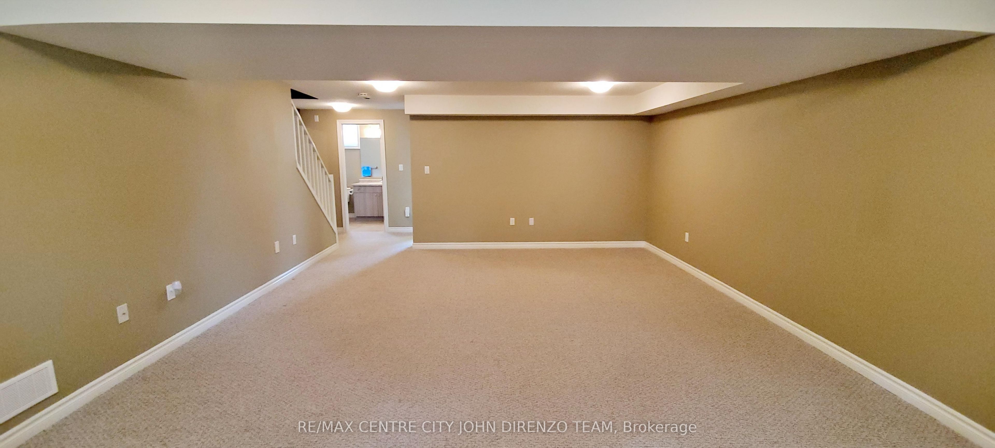 1 Vineden Drive 11 Property Photo 17