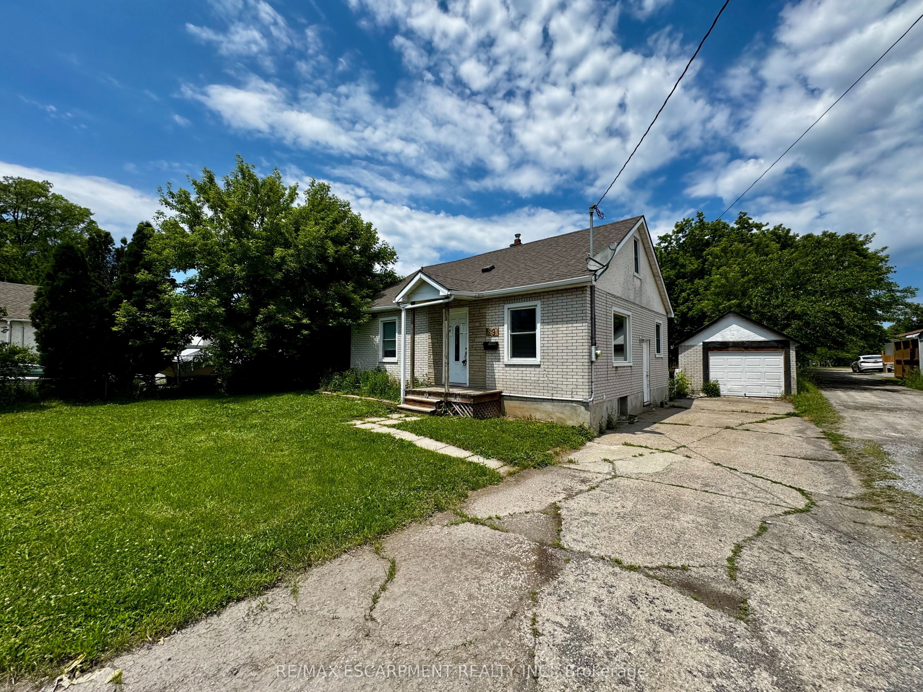 89 Lincoln Avenue Property Photo 2