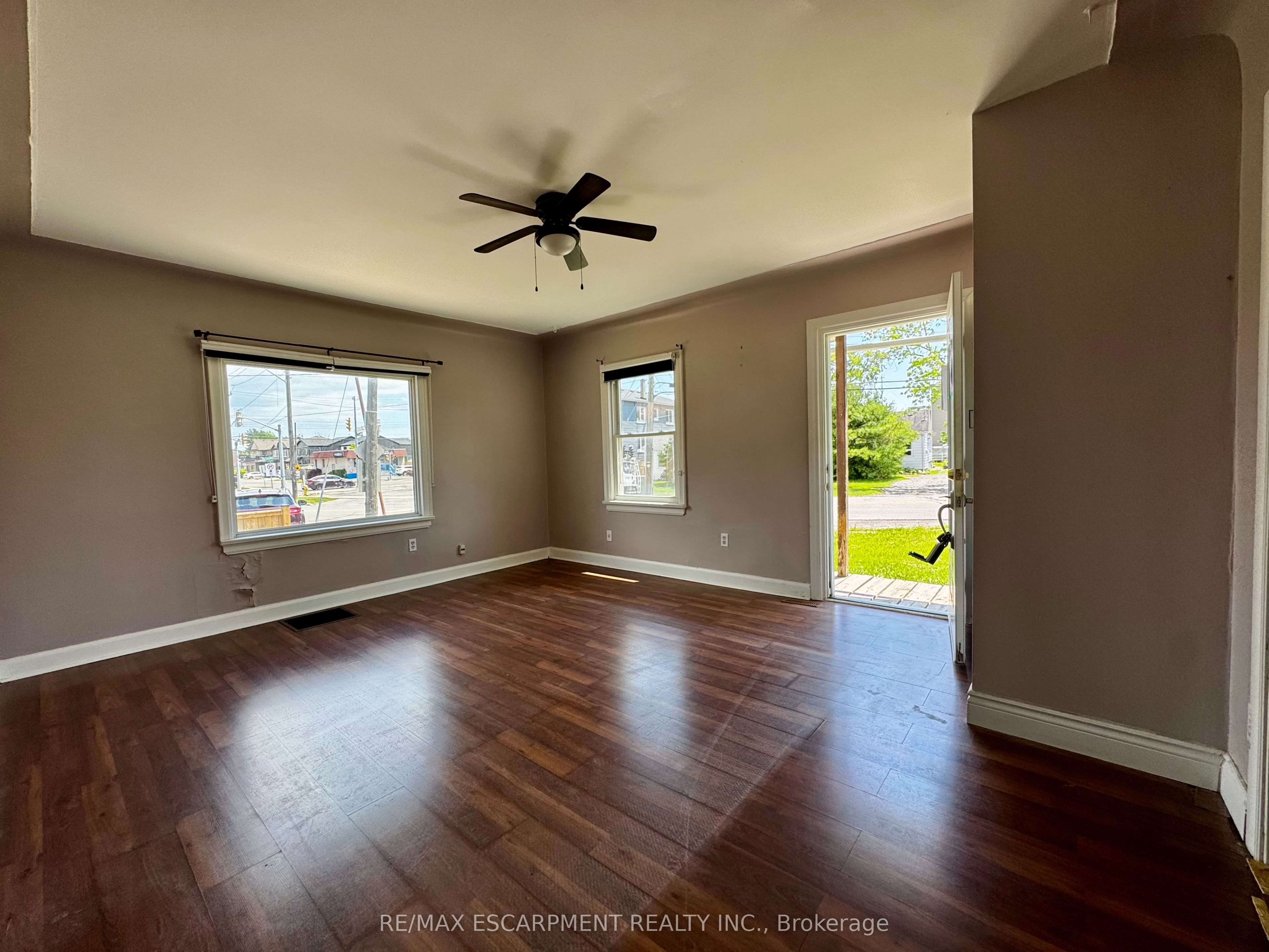 89 Lincoln Avenue Property Photo 4