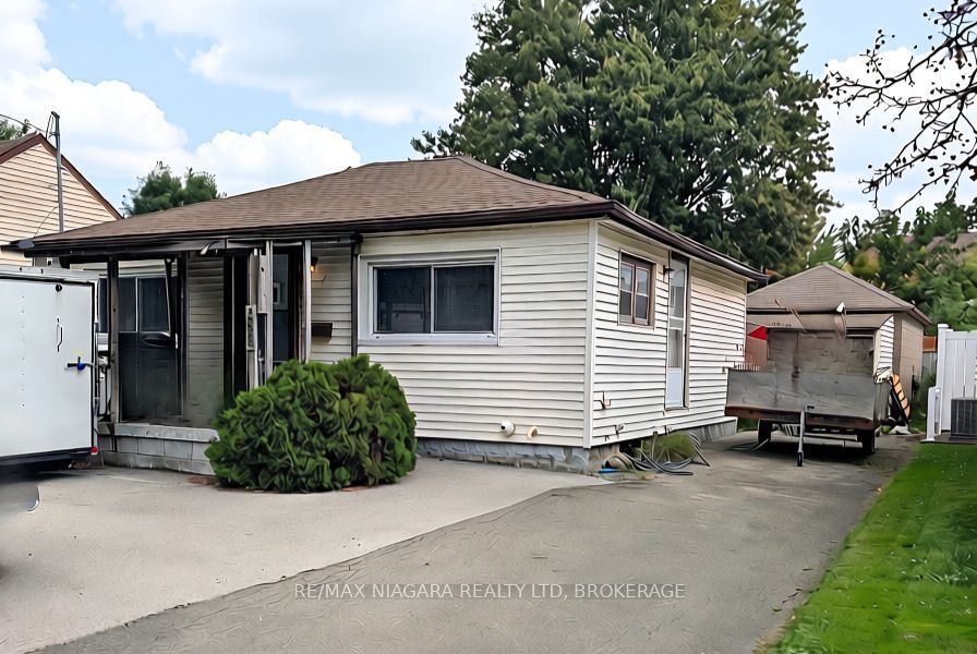 268 Mcalpine Avenue S Property Photo 1