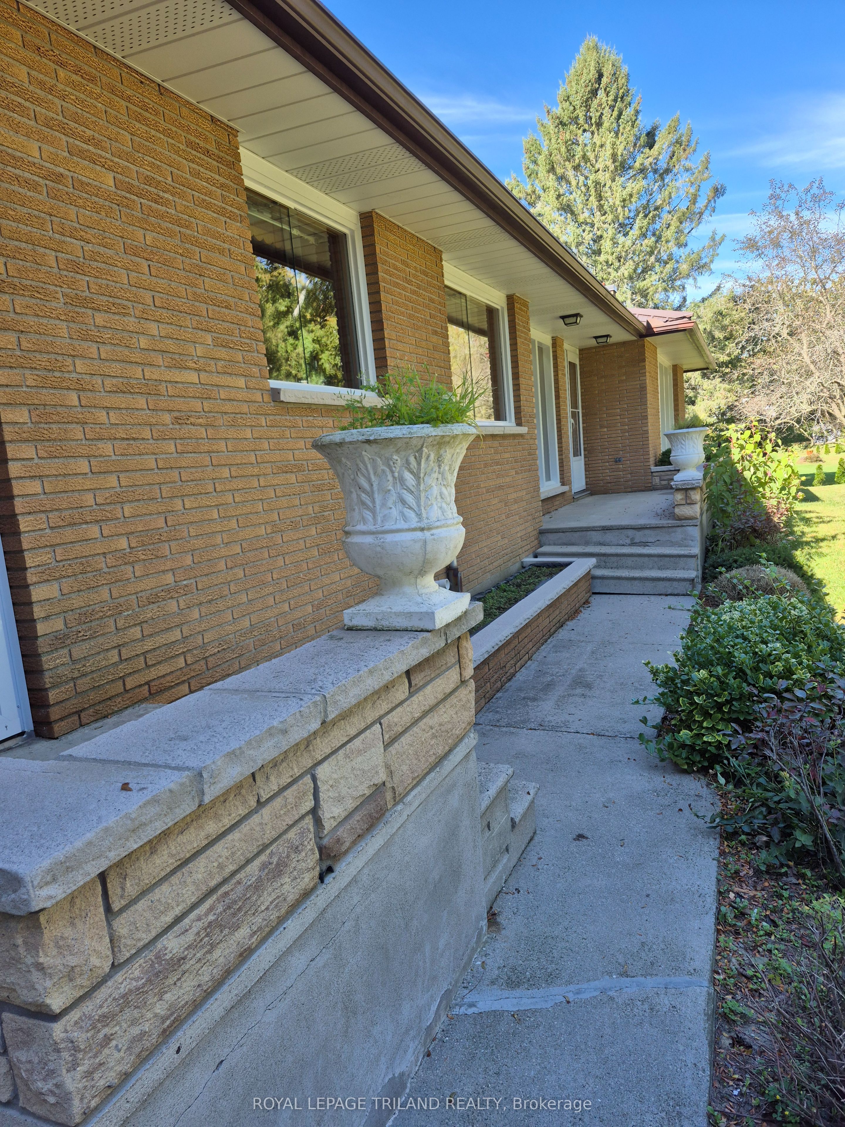 55267 Light Line Property Photo 5