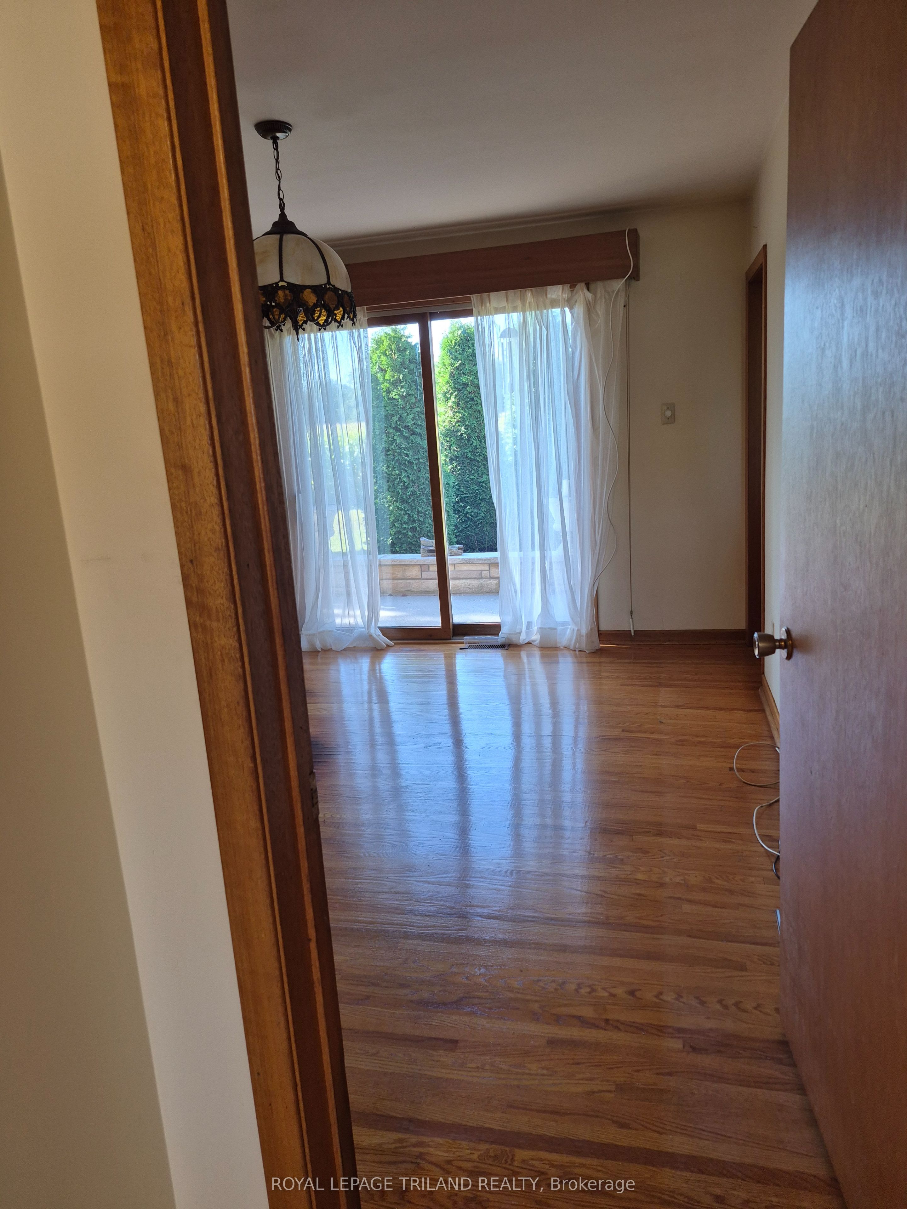 55267 Light Line Property Photo 10