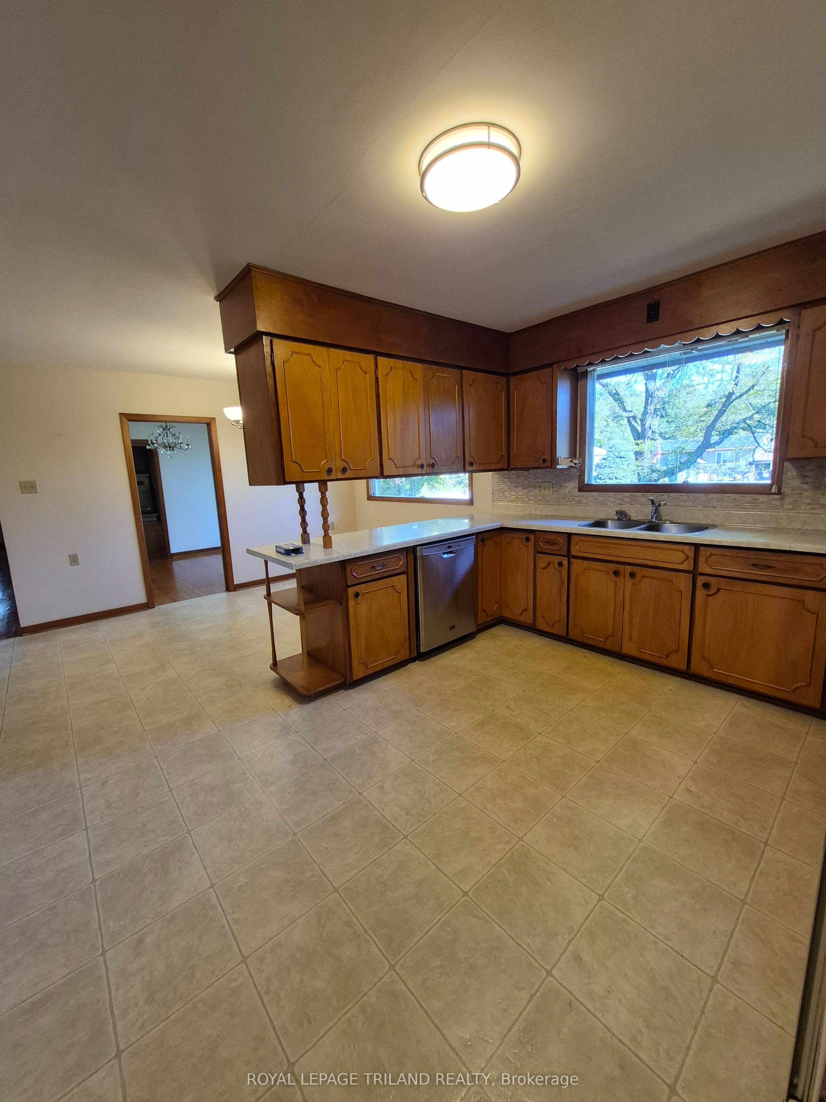 55267 Light Line Property Photo 13