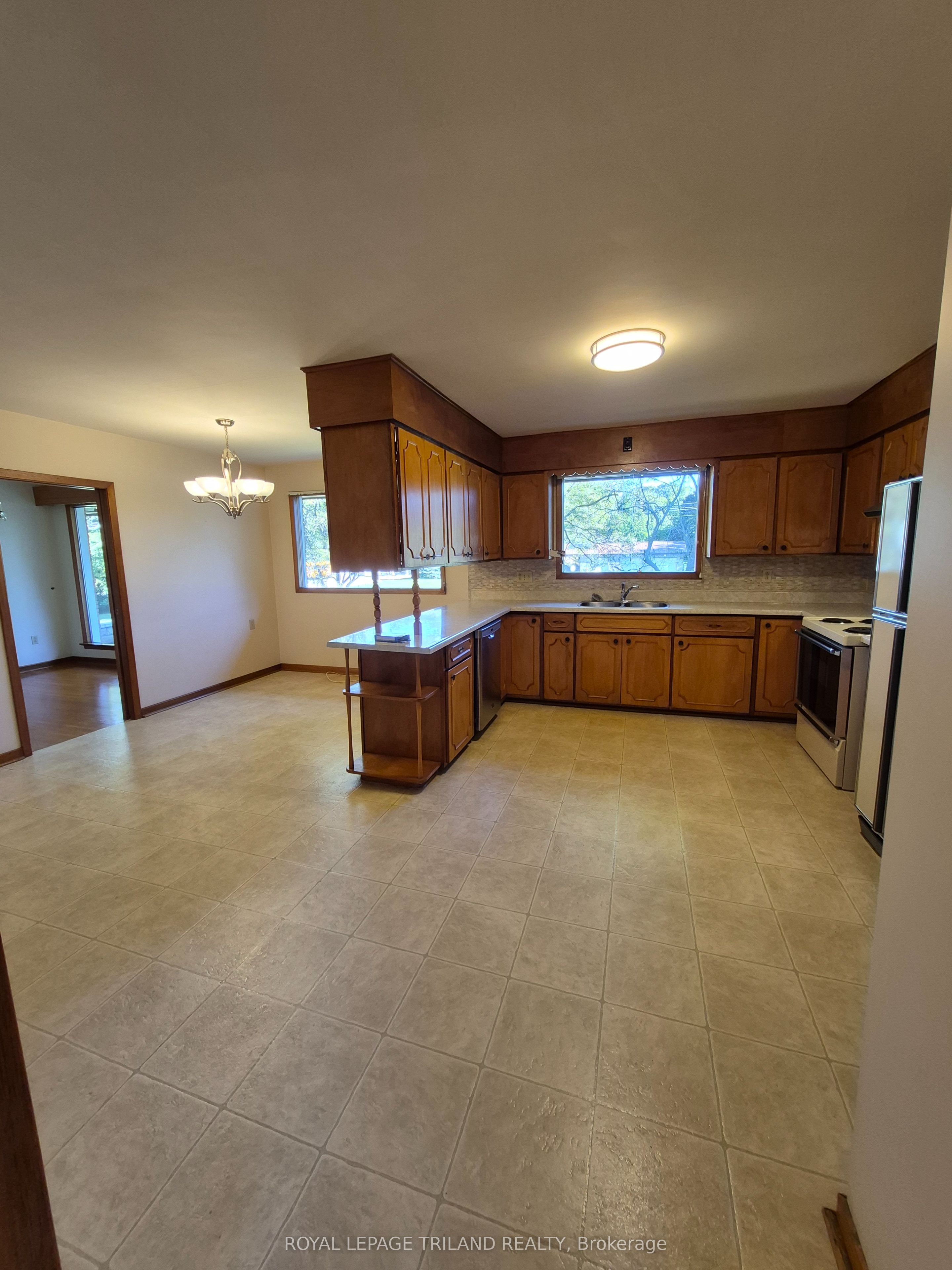 55267 Light Line Property Photo 15