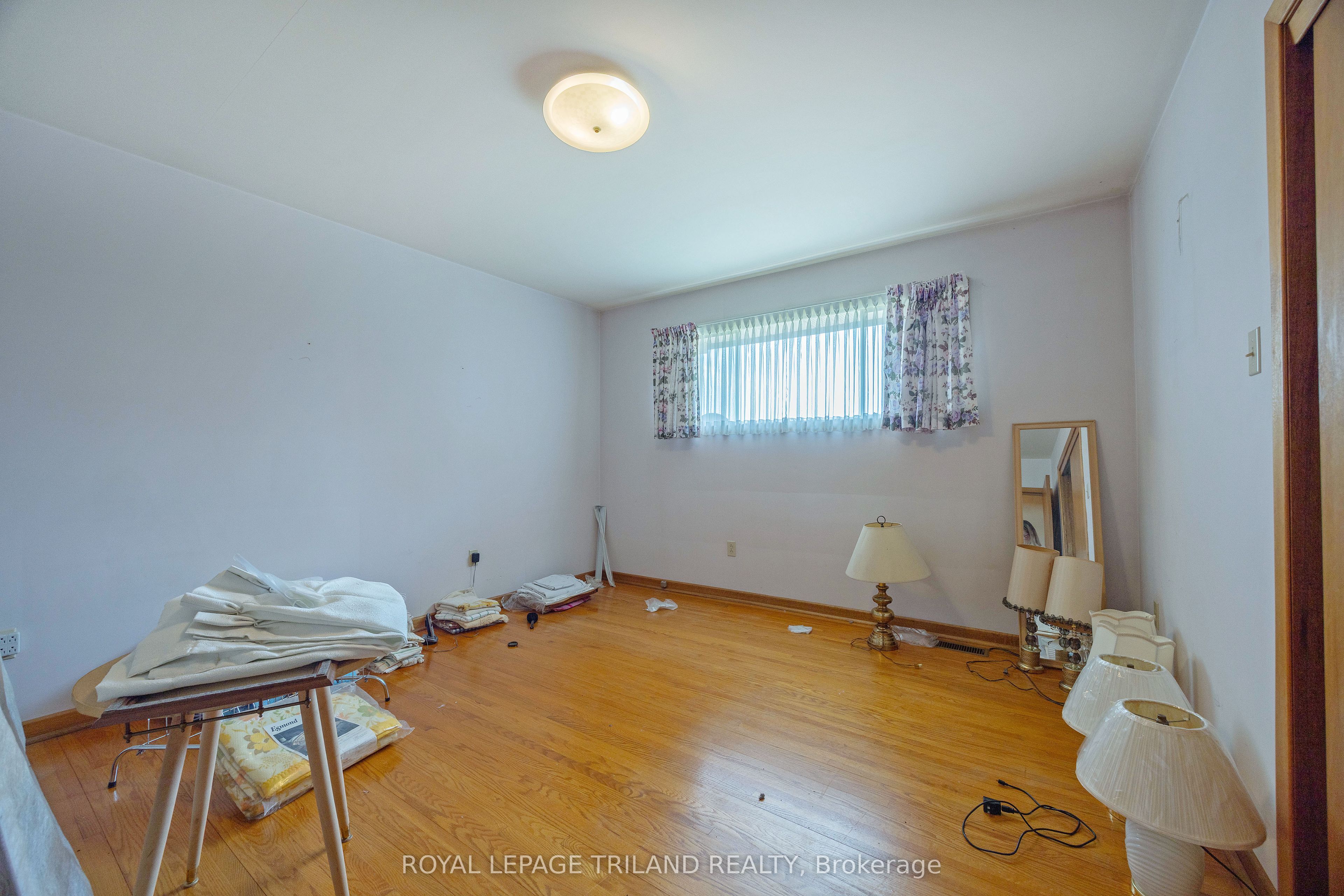 55267 Light Line Property Photo 17