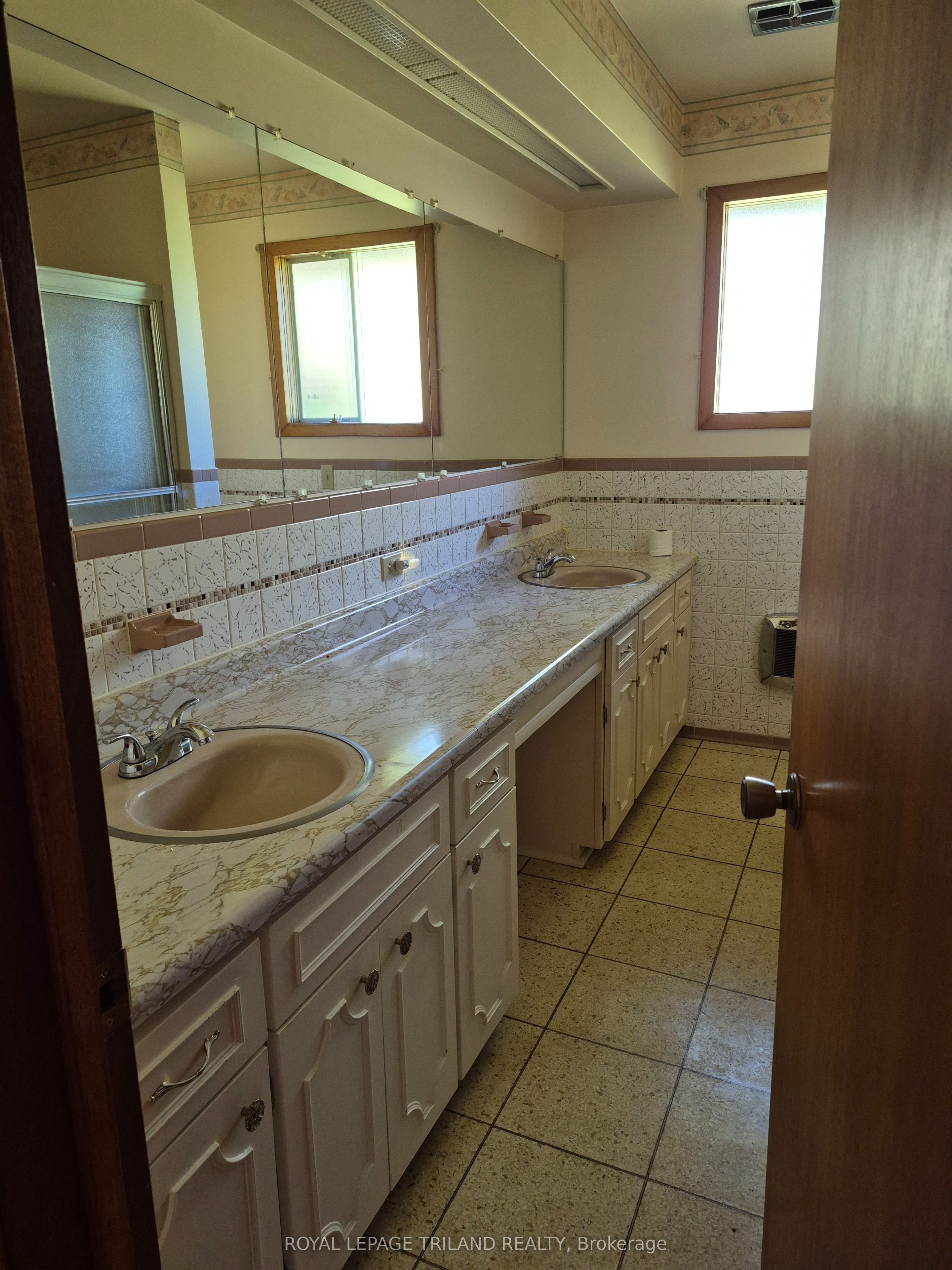55267 Light Line Property Photo 17