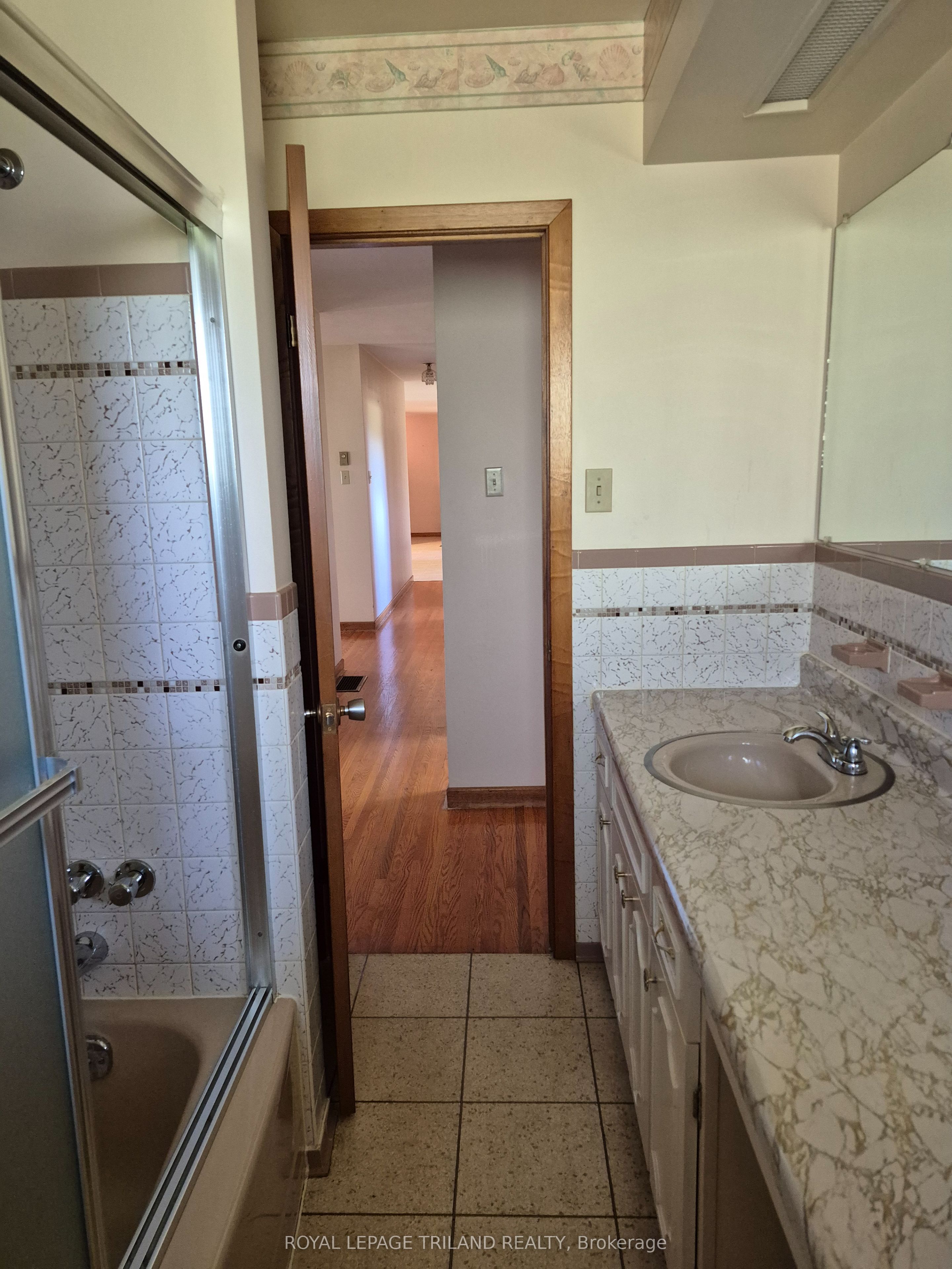 55267 Light Line Property Photo 18