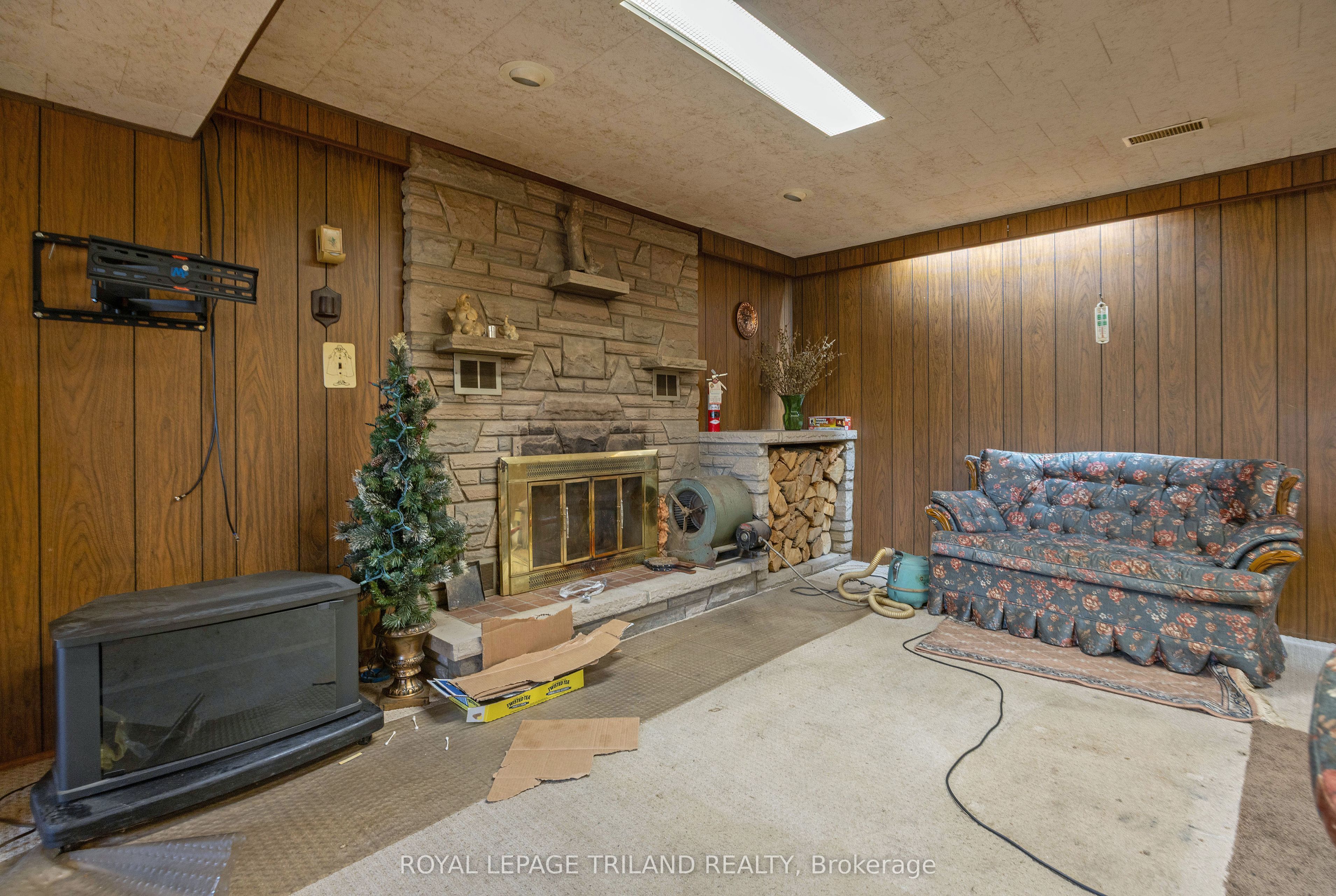 55267 Light Line Property Photo 25