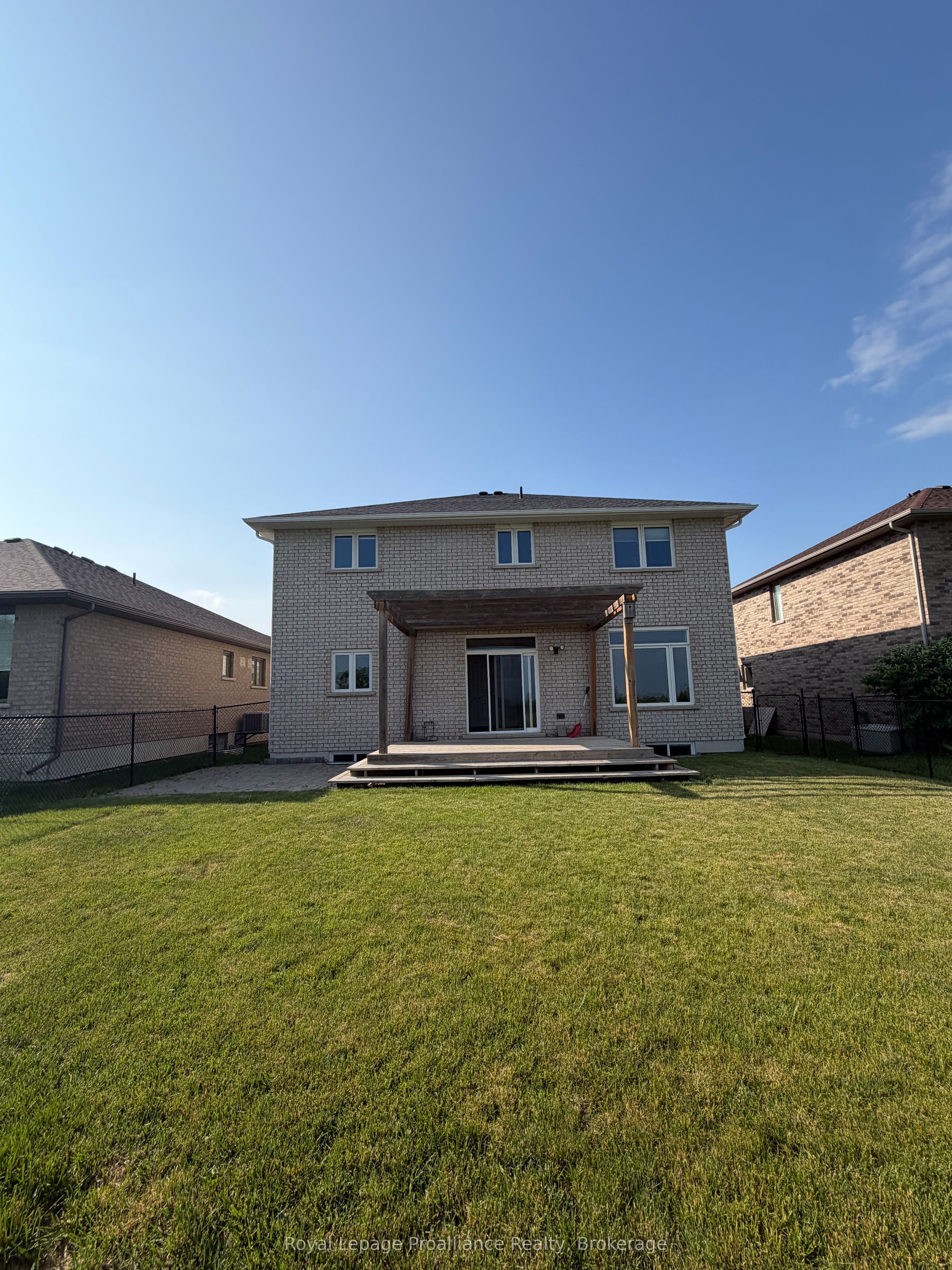 23 Crews Crescent Property Photo 2