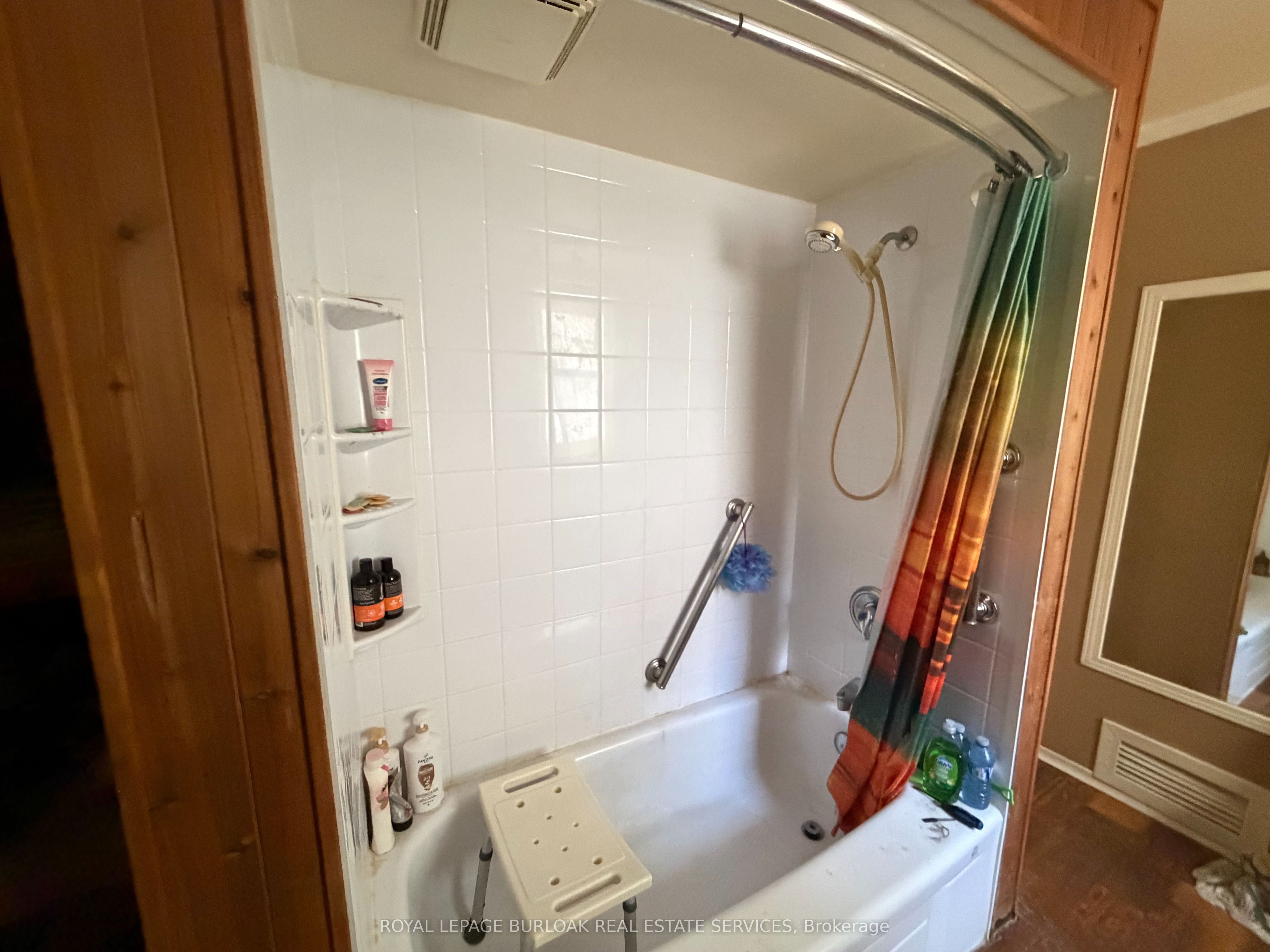 37 Albert Street E Property Photo 7