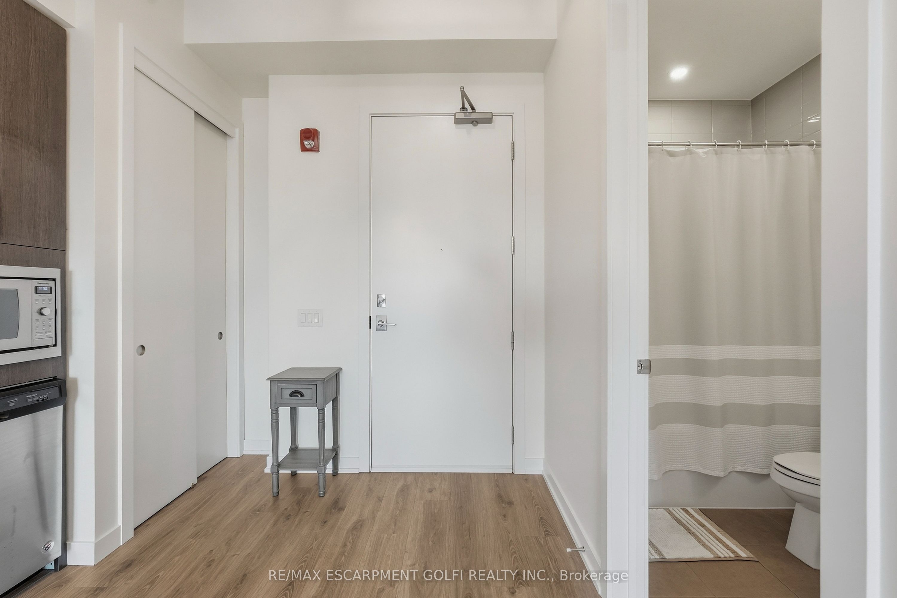 10 Esplanade Lane 616 Property Photo 5