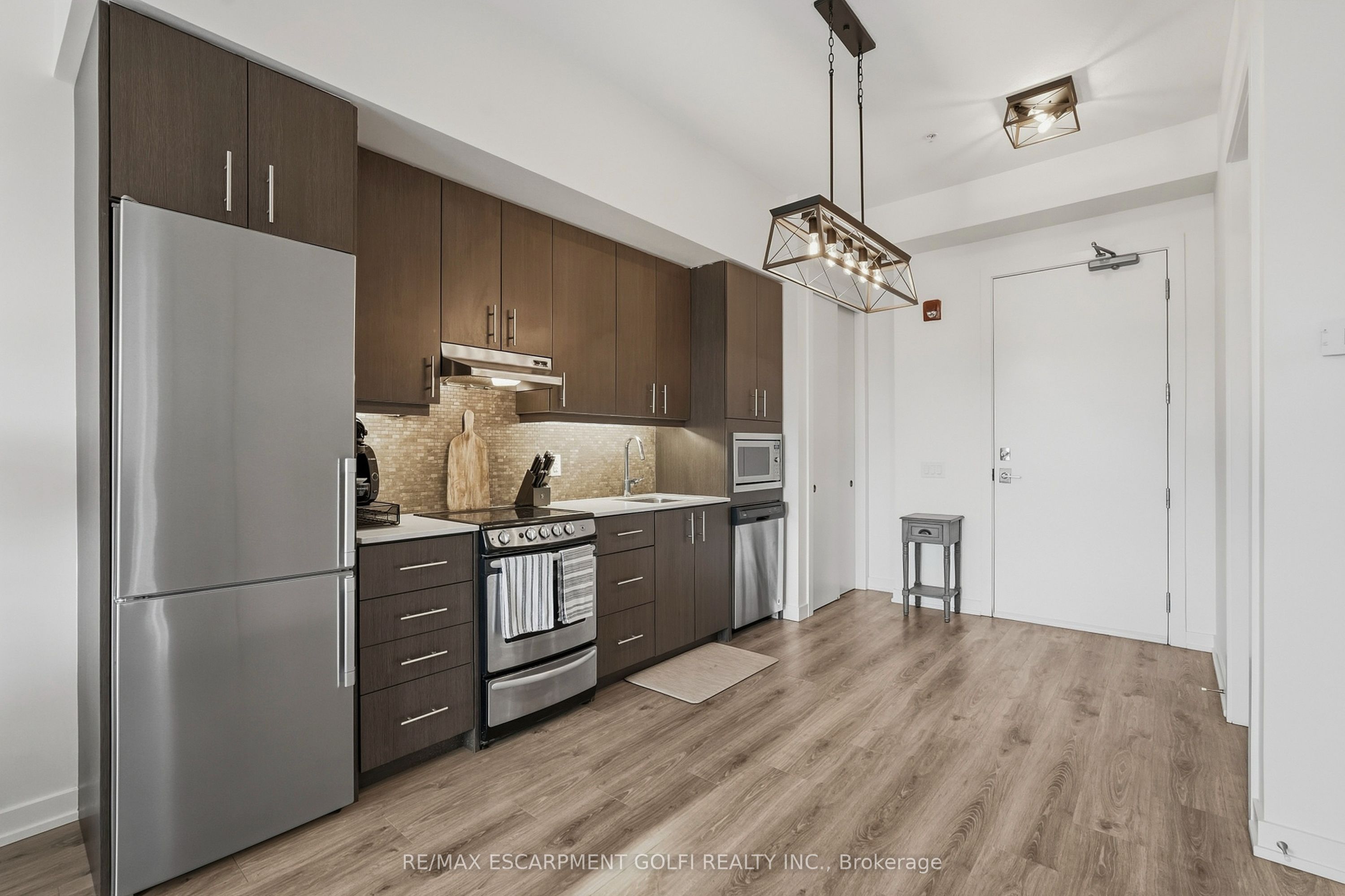 10 Esplanade Lane 616 Property Photo 8