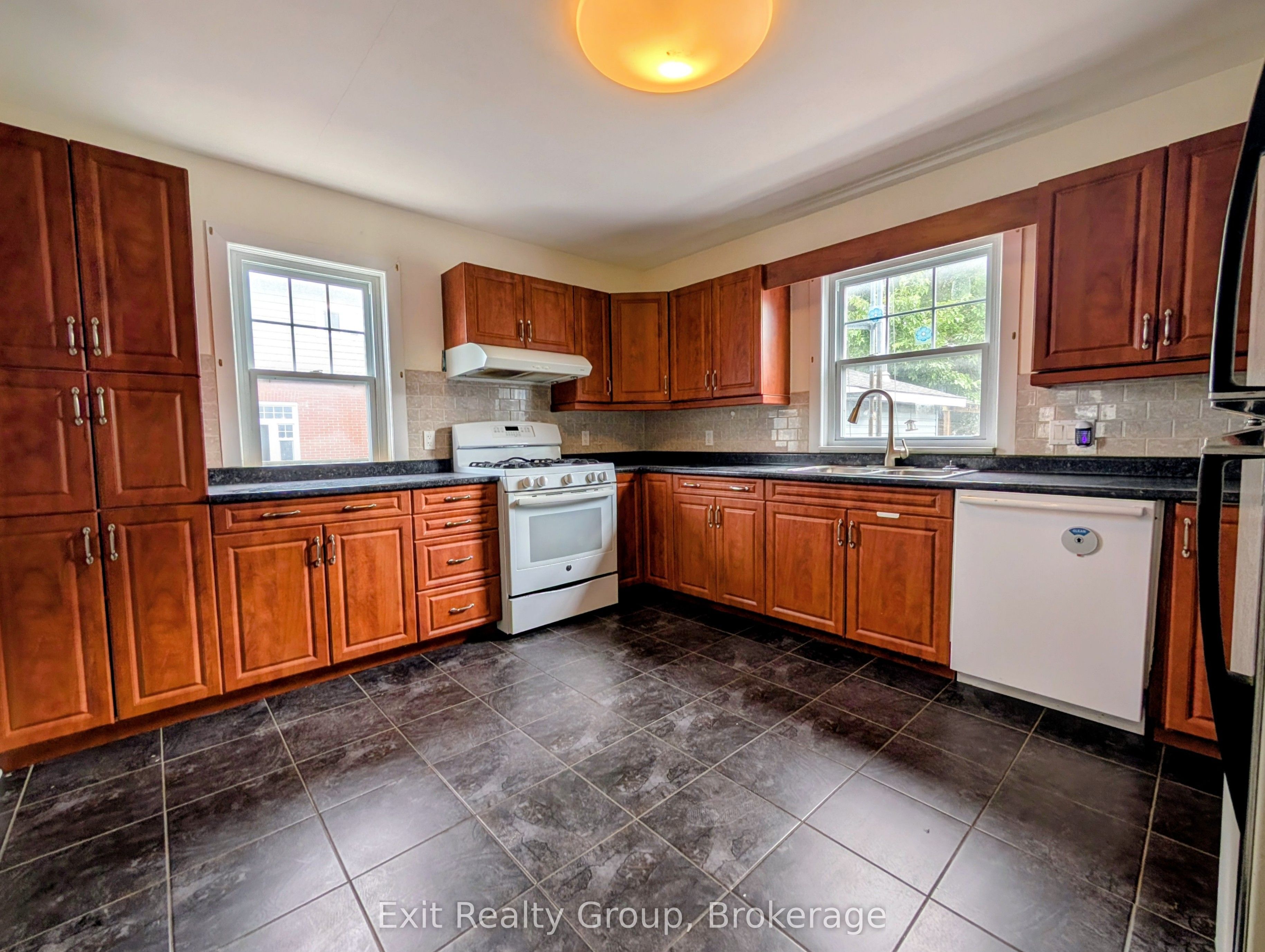 16 Mercia Street Property Photo 10