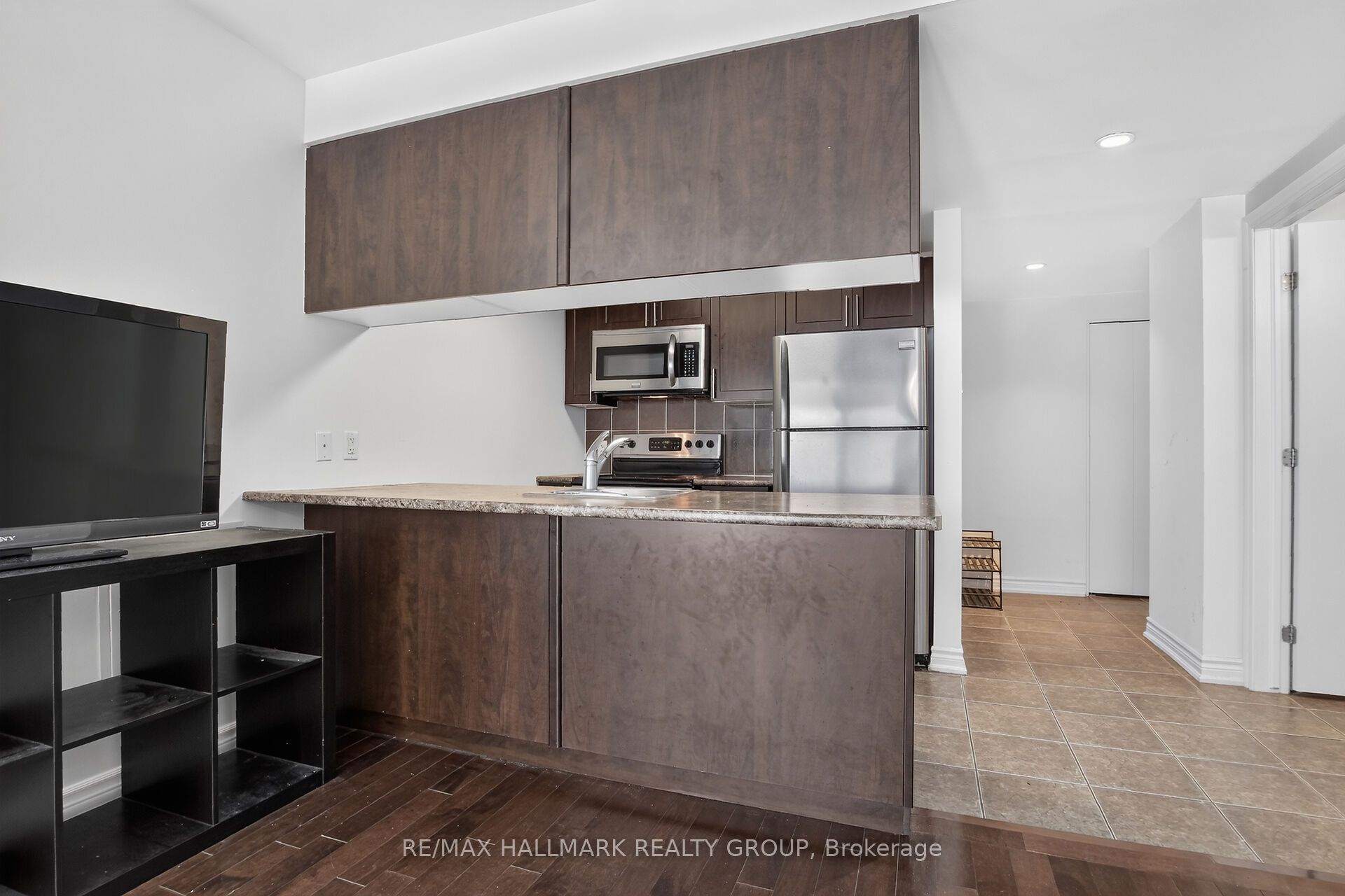 234 Rideau Street 203 Property Photo 10
