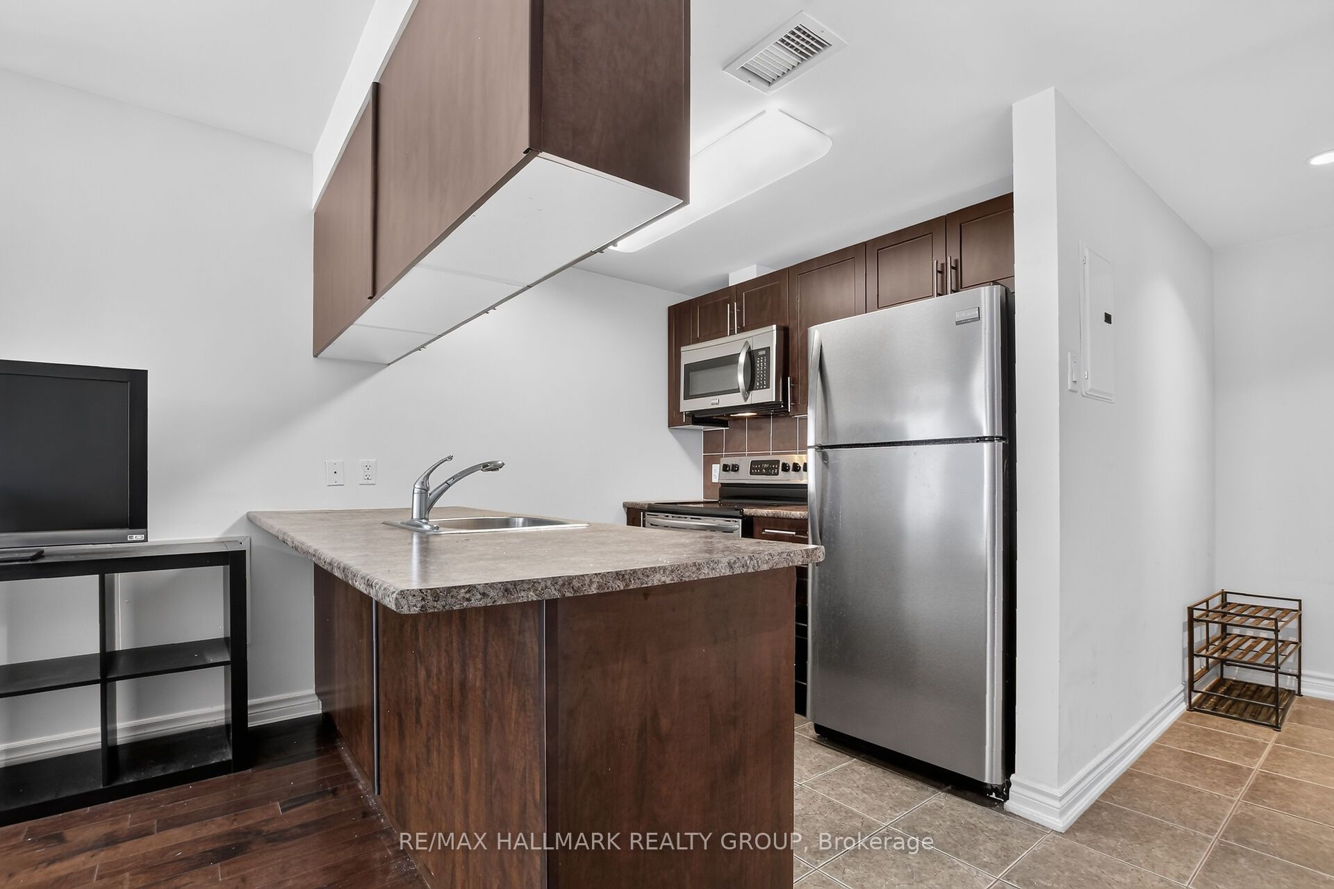 234 Rideau Street 203 Property Photo 11