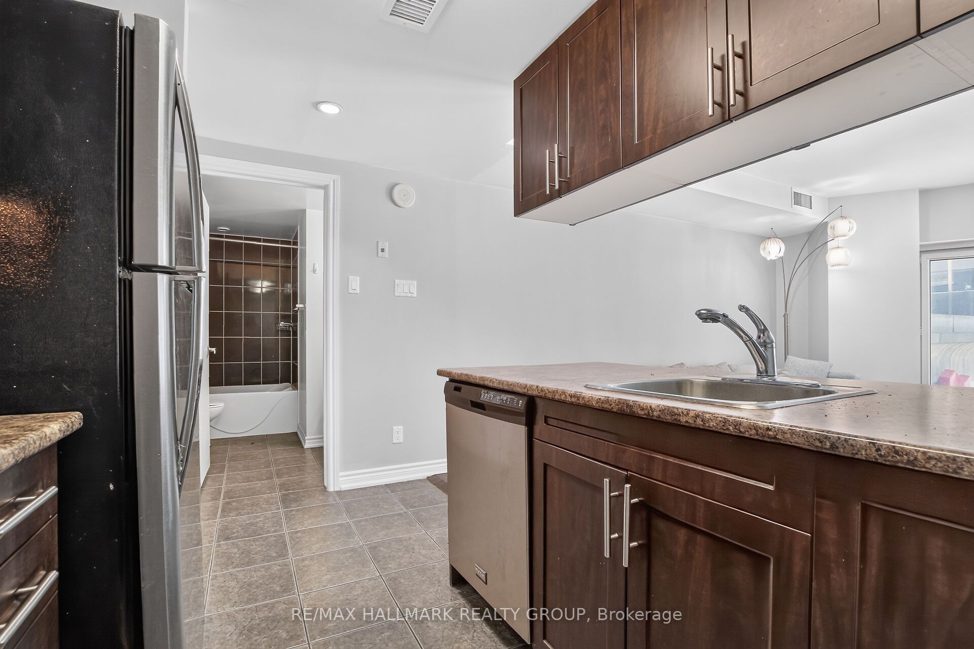 234 Rideau Street 203 Property Photo 13
