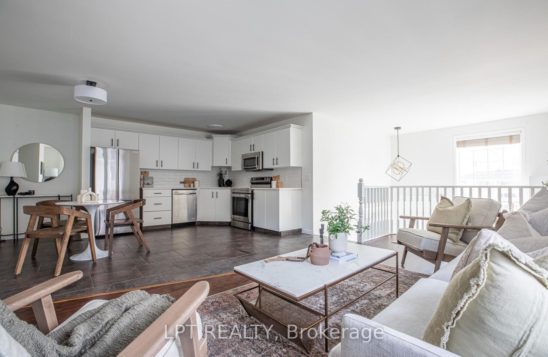 11866 Brouillette Court Property Photo 7