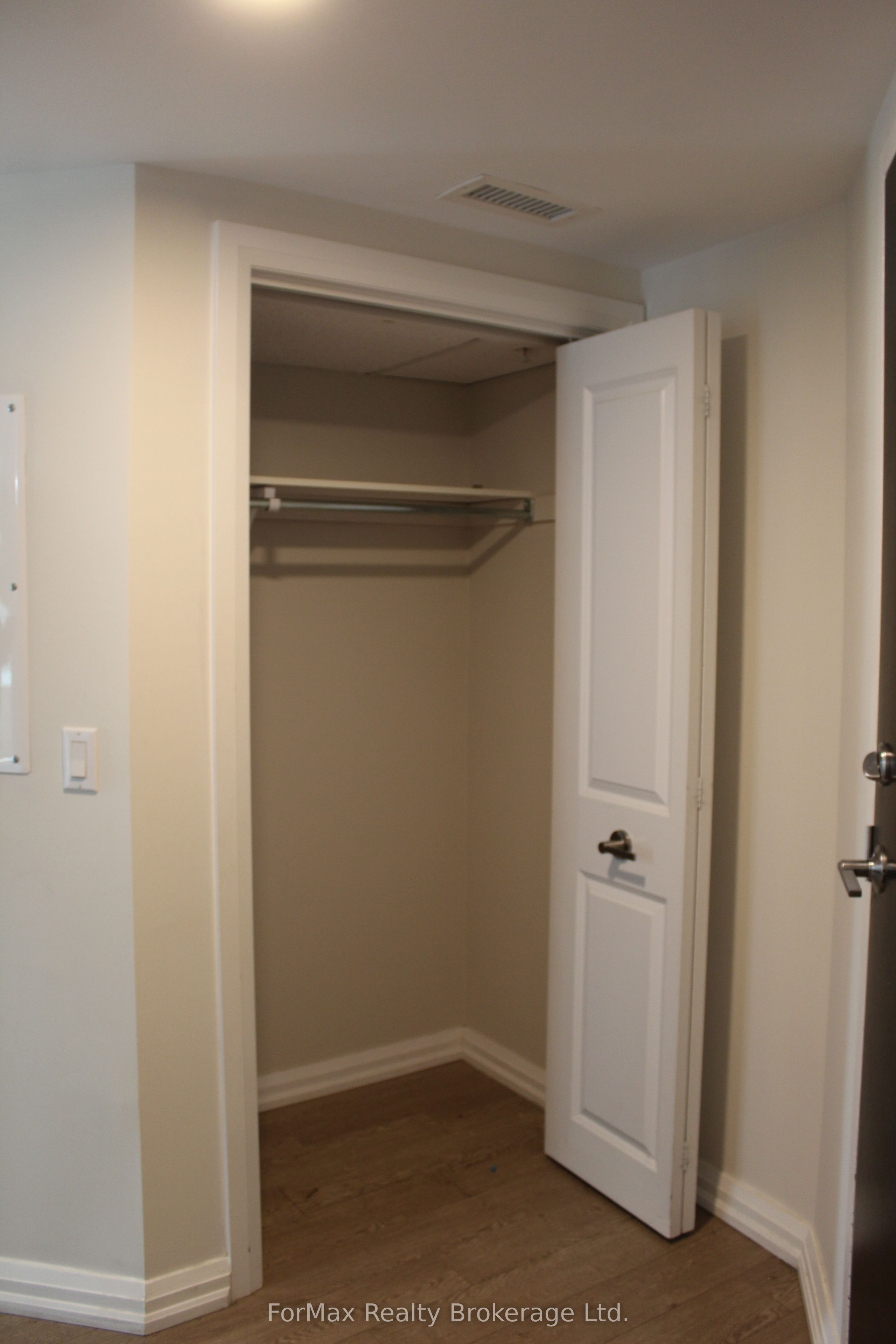 778 Laurelwood Drive 313 Property Photo 6