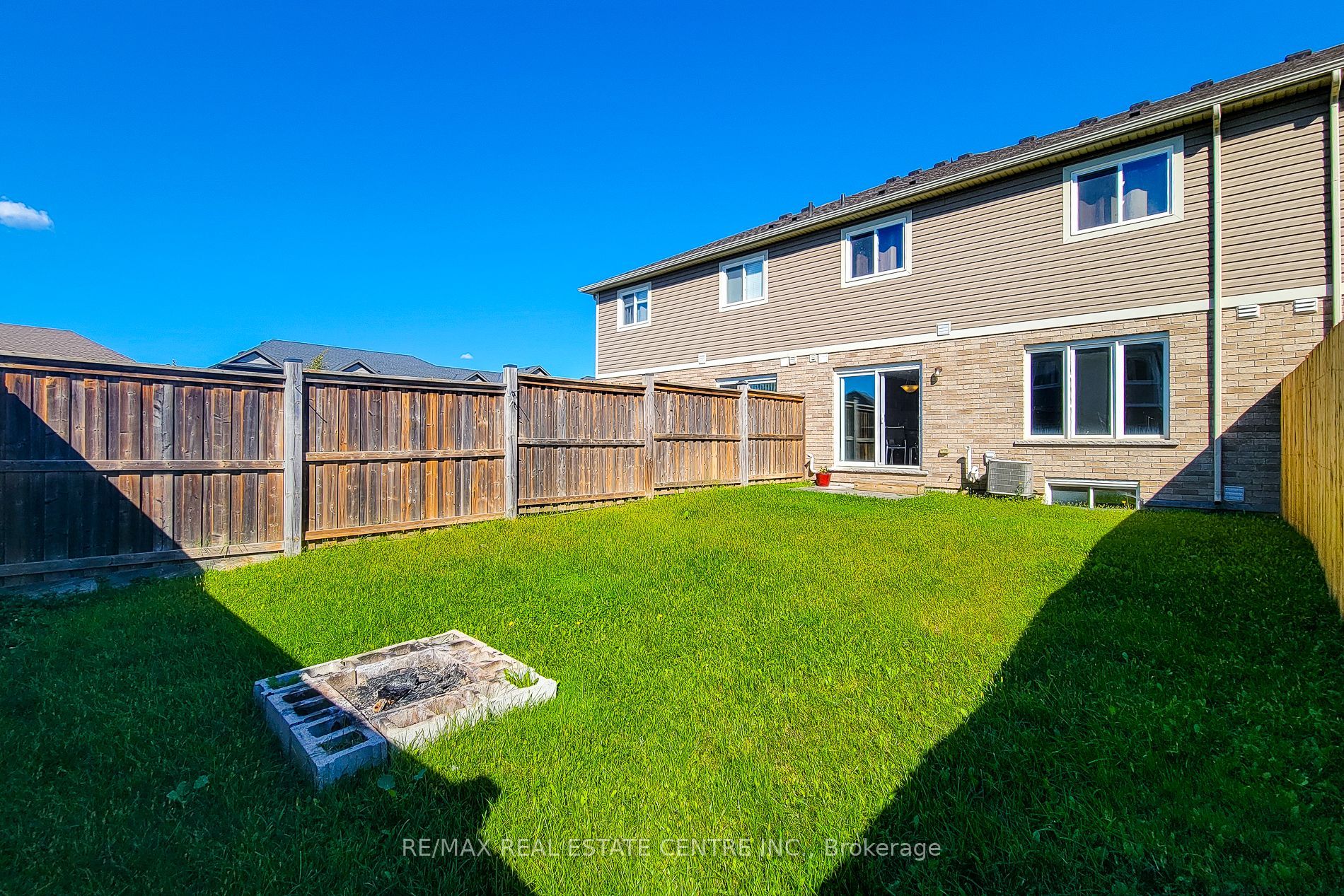 7733 Shaw Street Property Photo 5