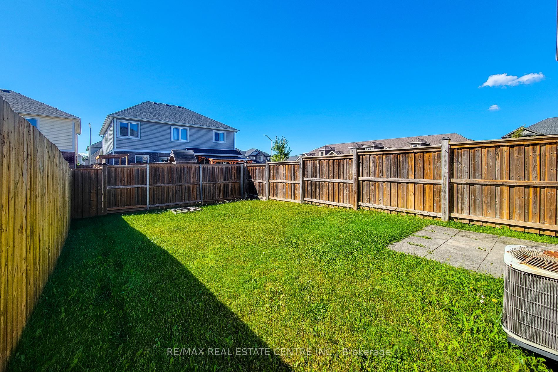 7733 Shaw Street Property Photo 7
