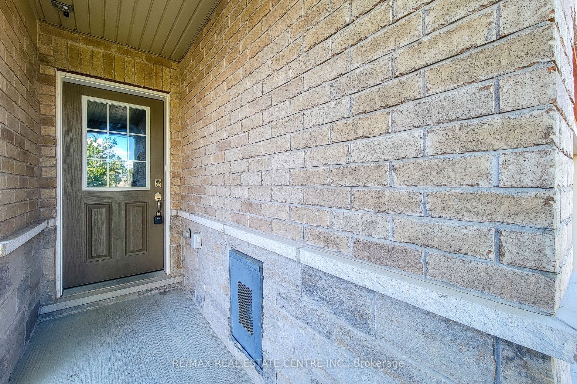 7733 Shaw Street Property Photo 8