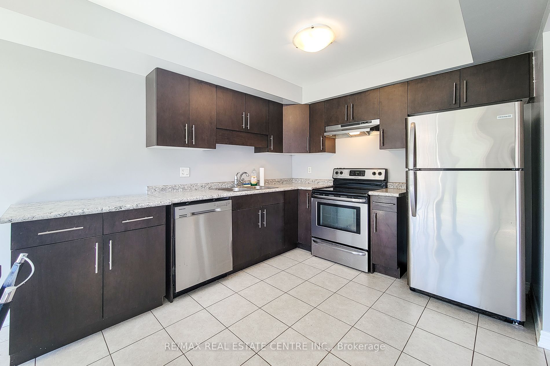 7733 Shaw Street Property Photo 17