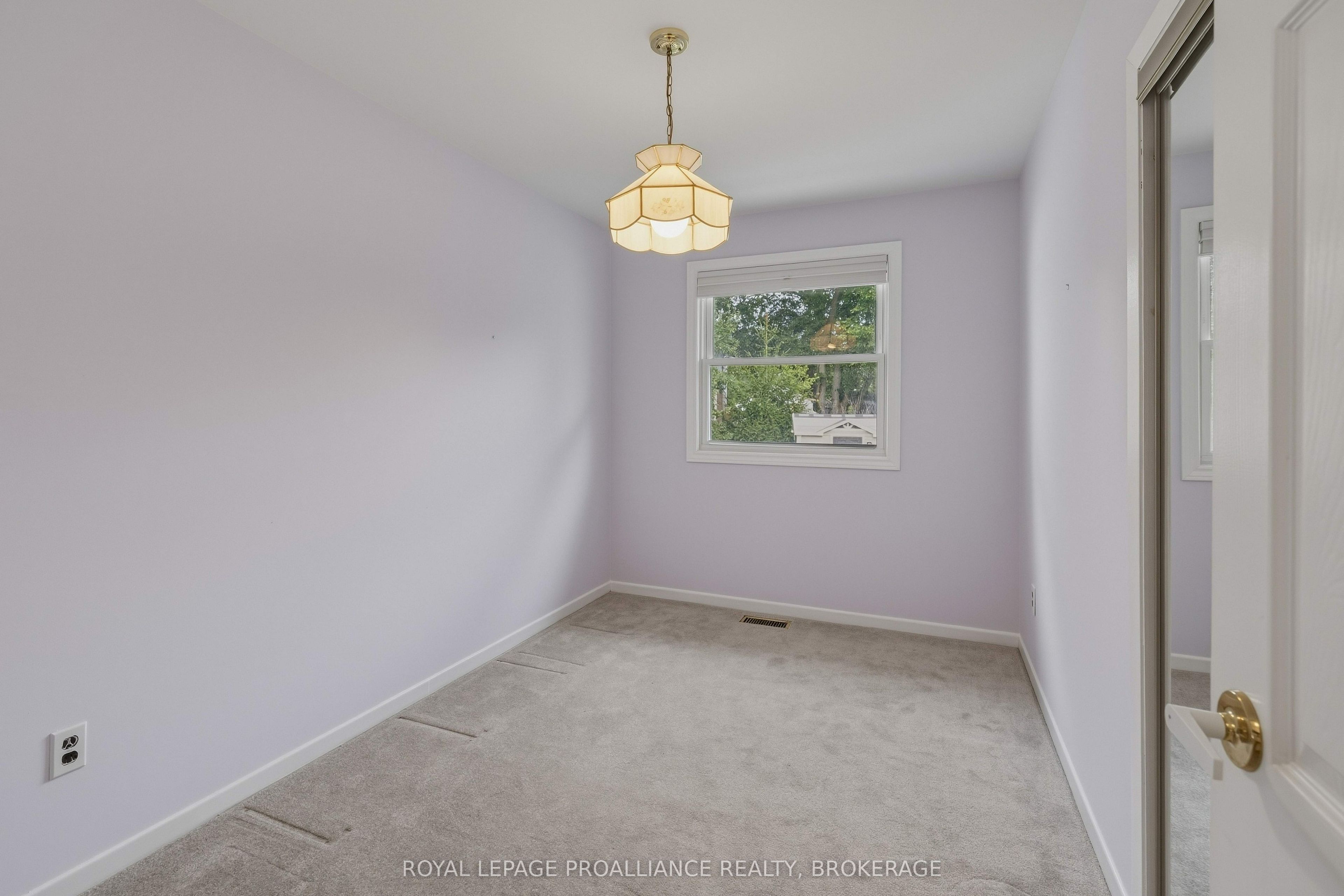 424 Maple Ridge Drive Property Photo 12