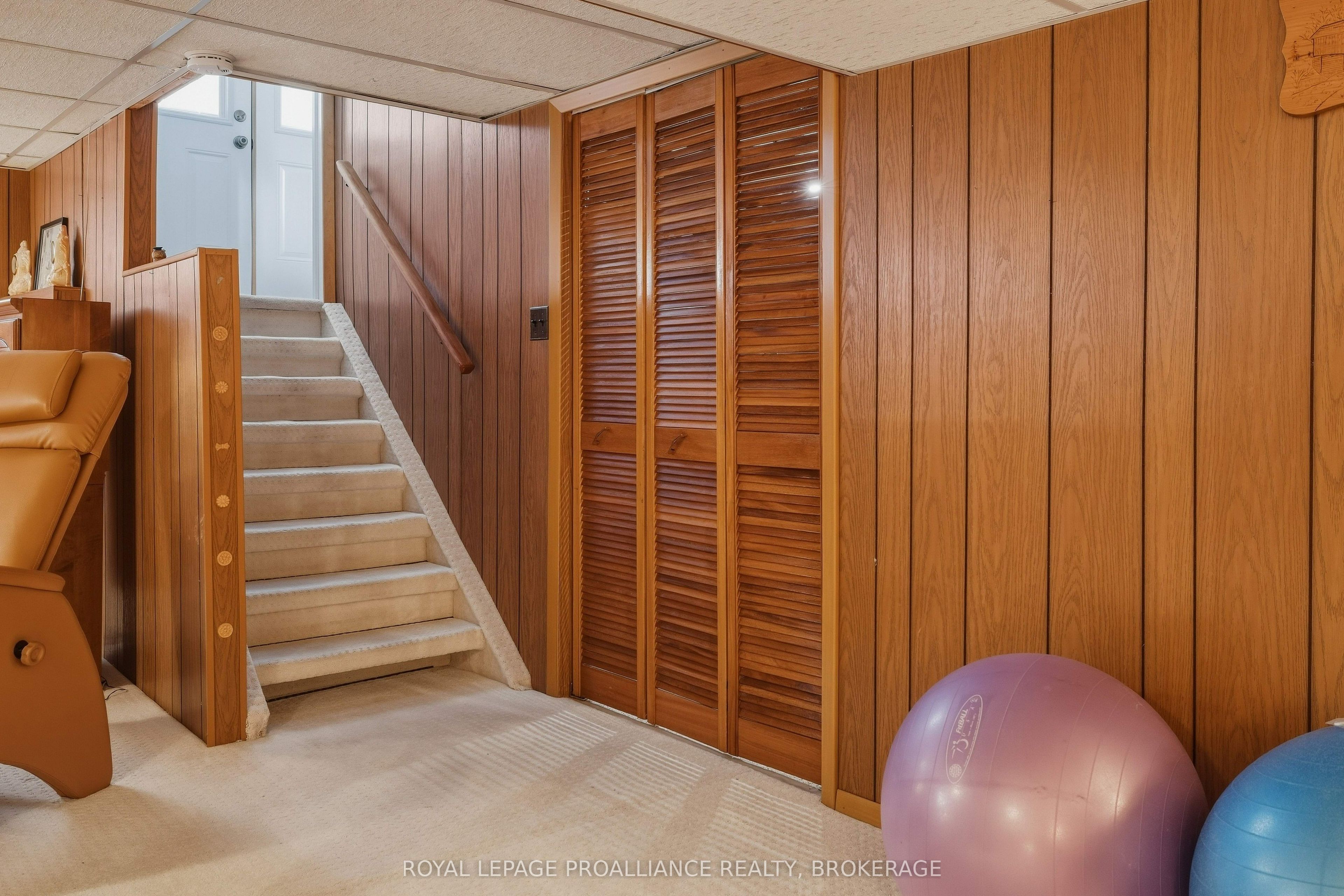 424 Maple Ridge Drive Property Photo 17