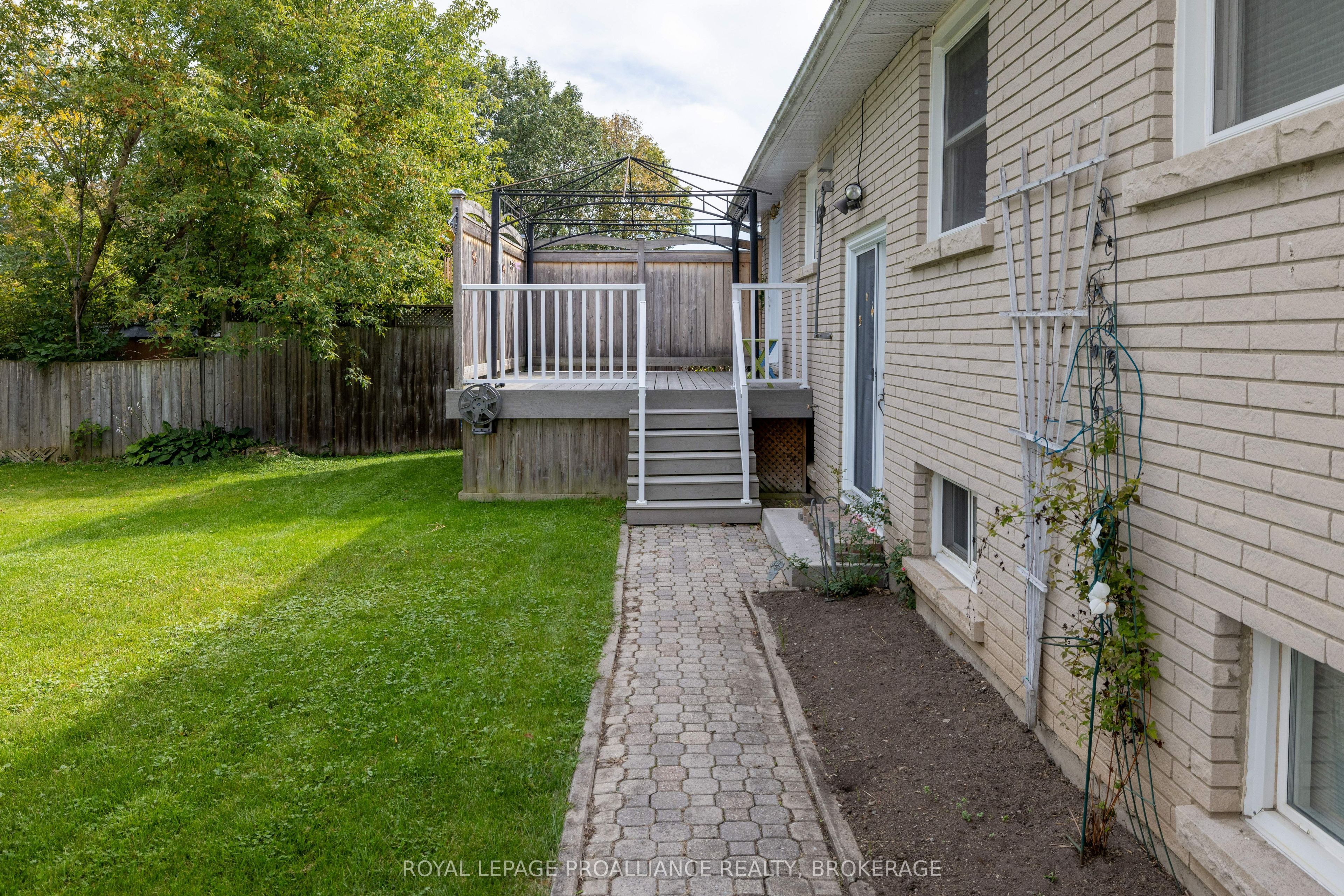 424 Maple Ridge Drive Property Photo 24
