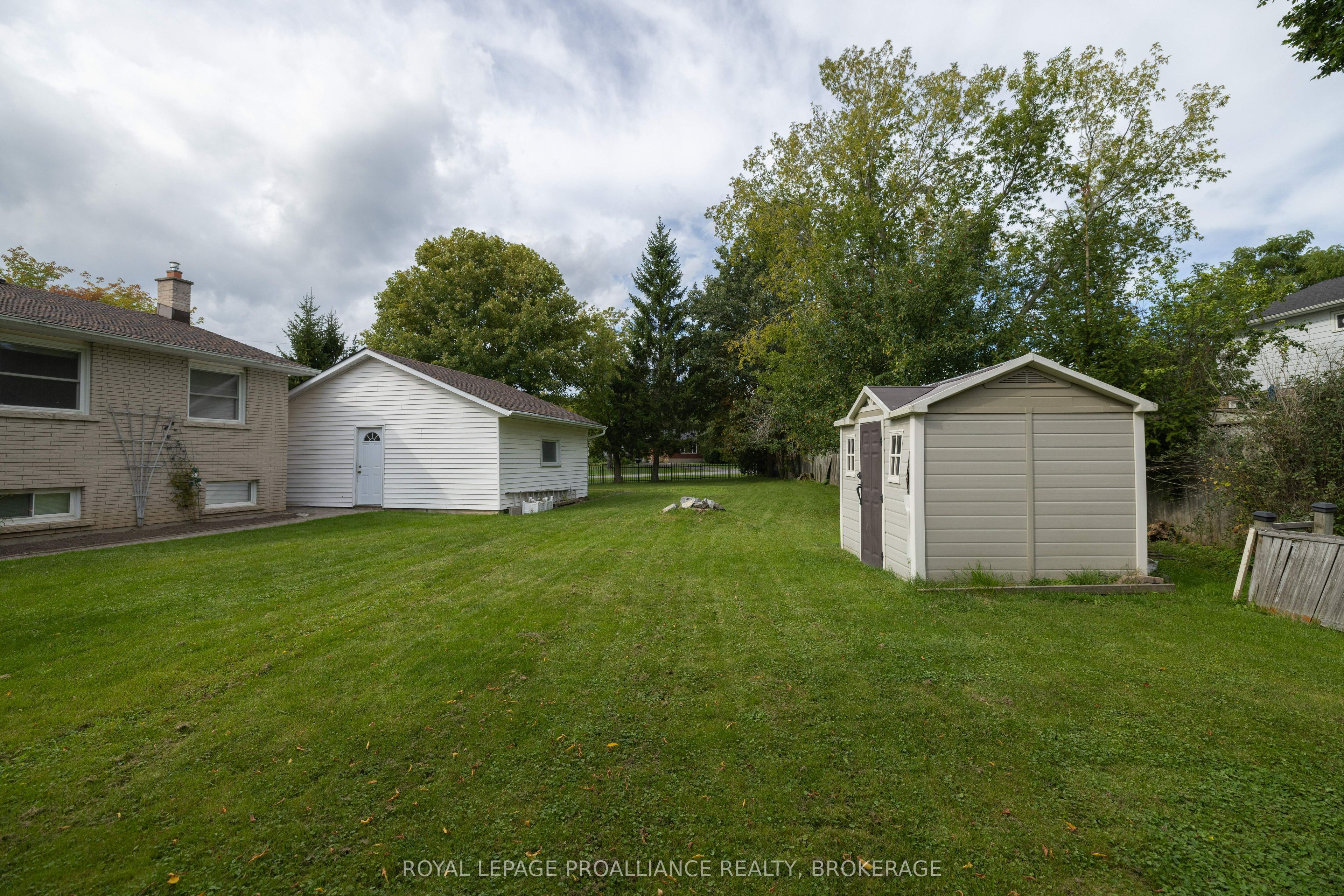 424 Maple Ridge Drive Property Photo 28
