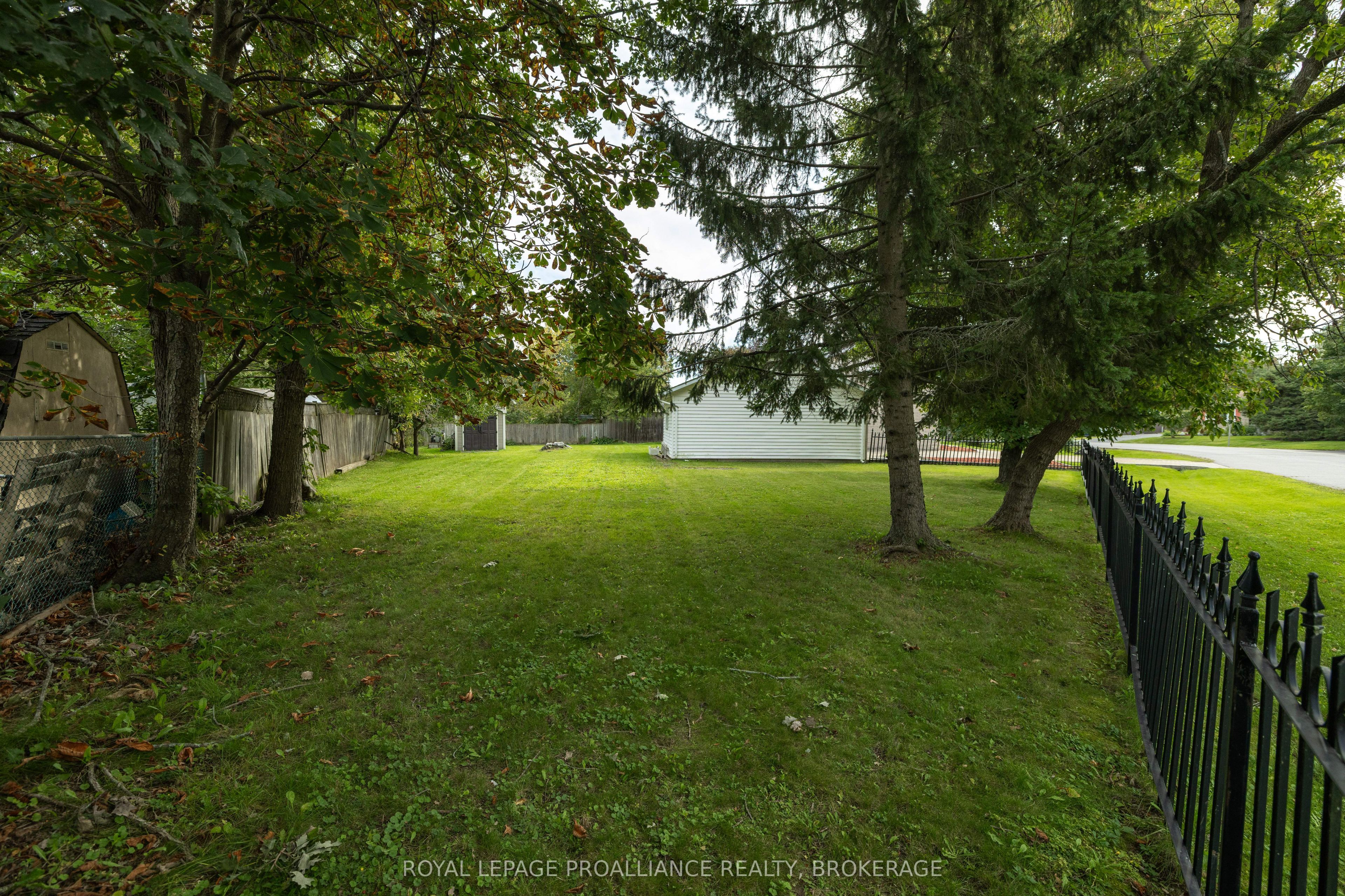 424 Maple Ridge Drive Property Photo 30