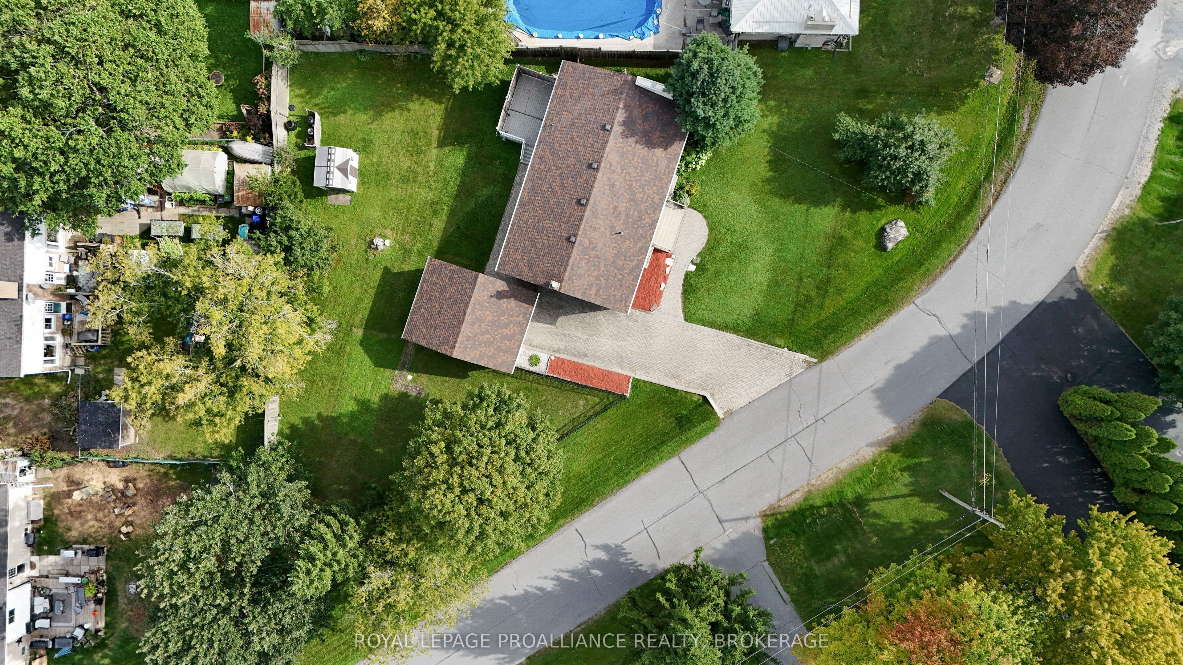 424 Maple Ridge Drive Property Photo 32