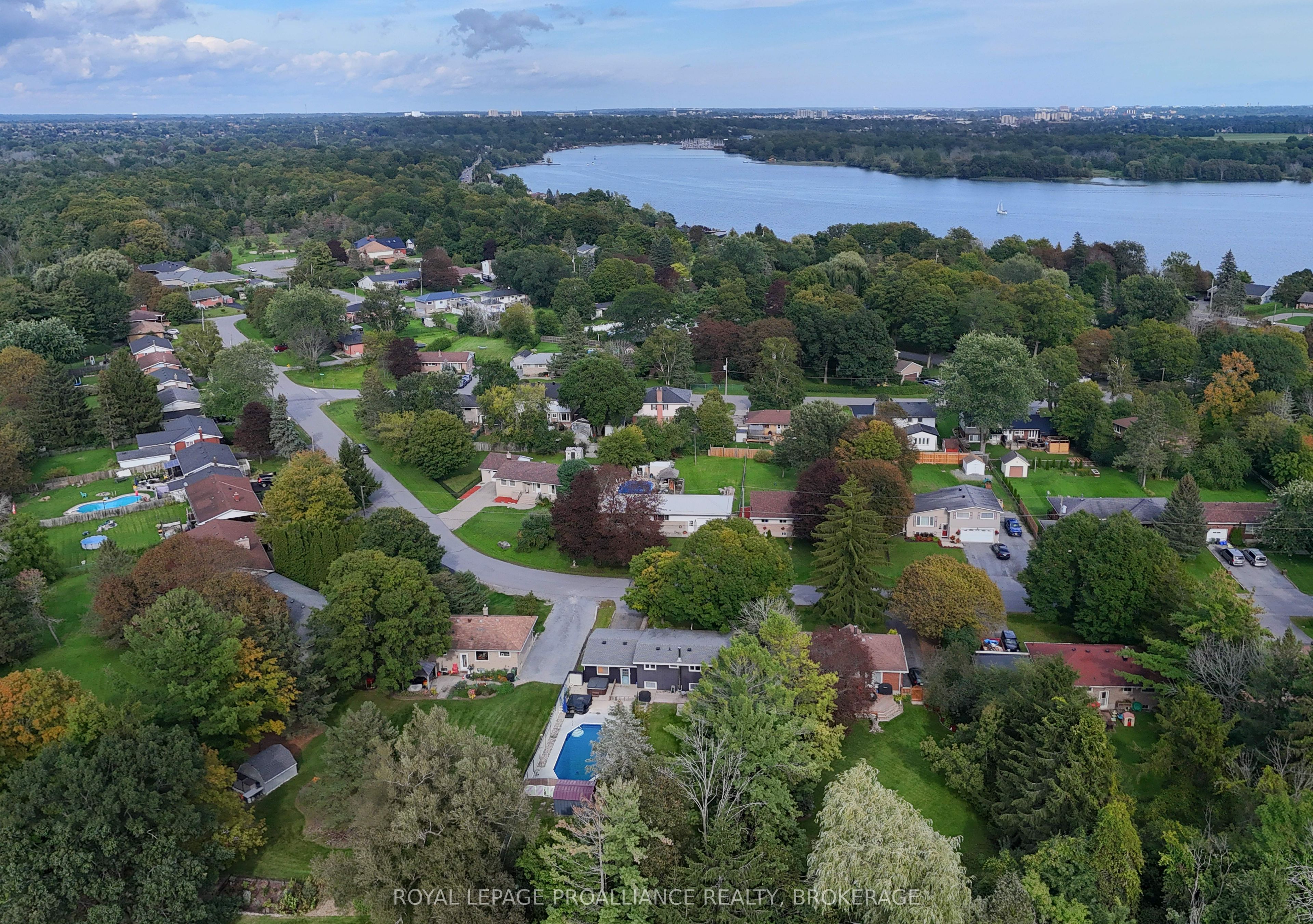 424 Maple Ridge Drive Property Photo 35