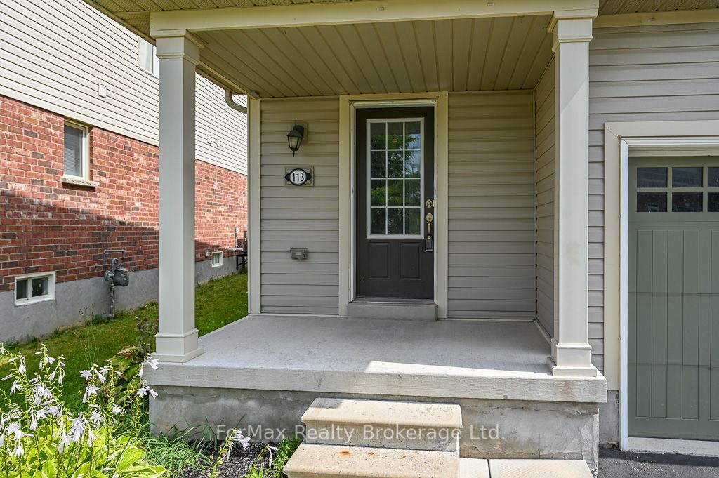 113 English Lane Property Photo 4
