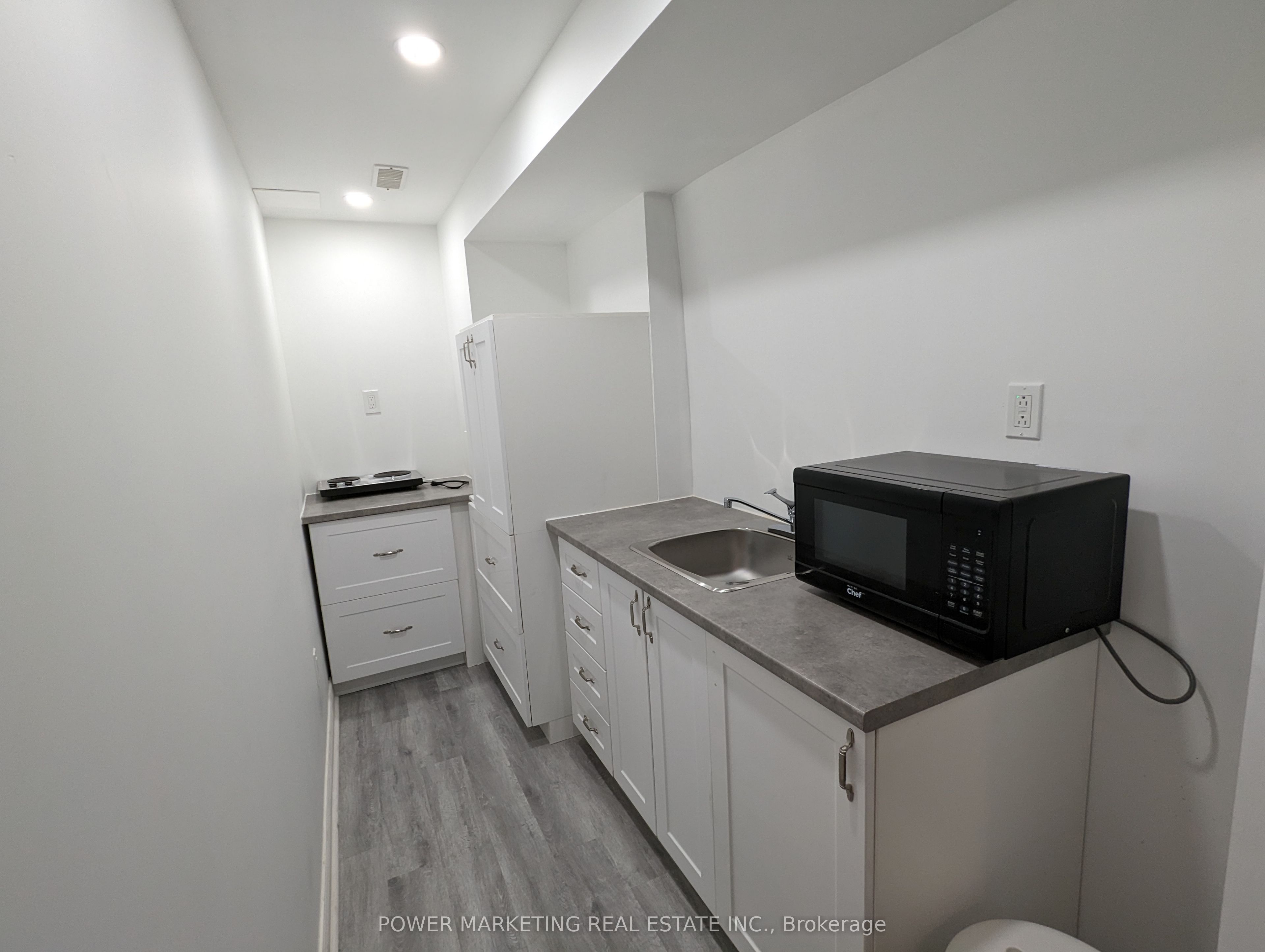 208 Alex Polowin Avenue Basement Property Photo 8