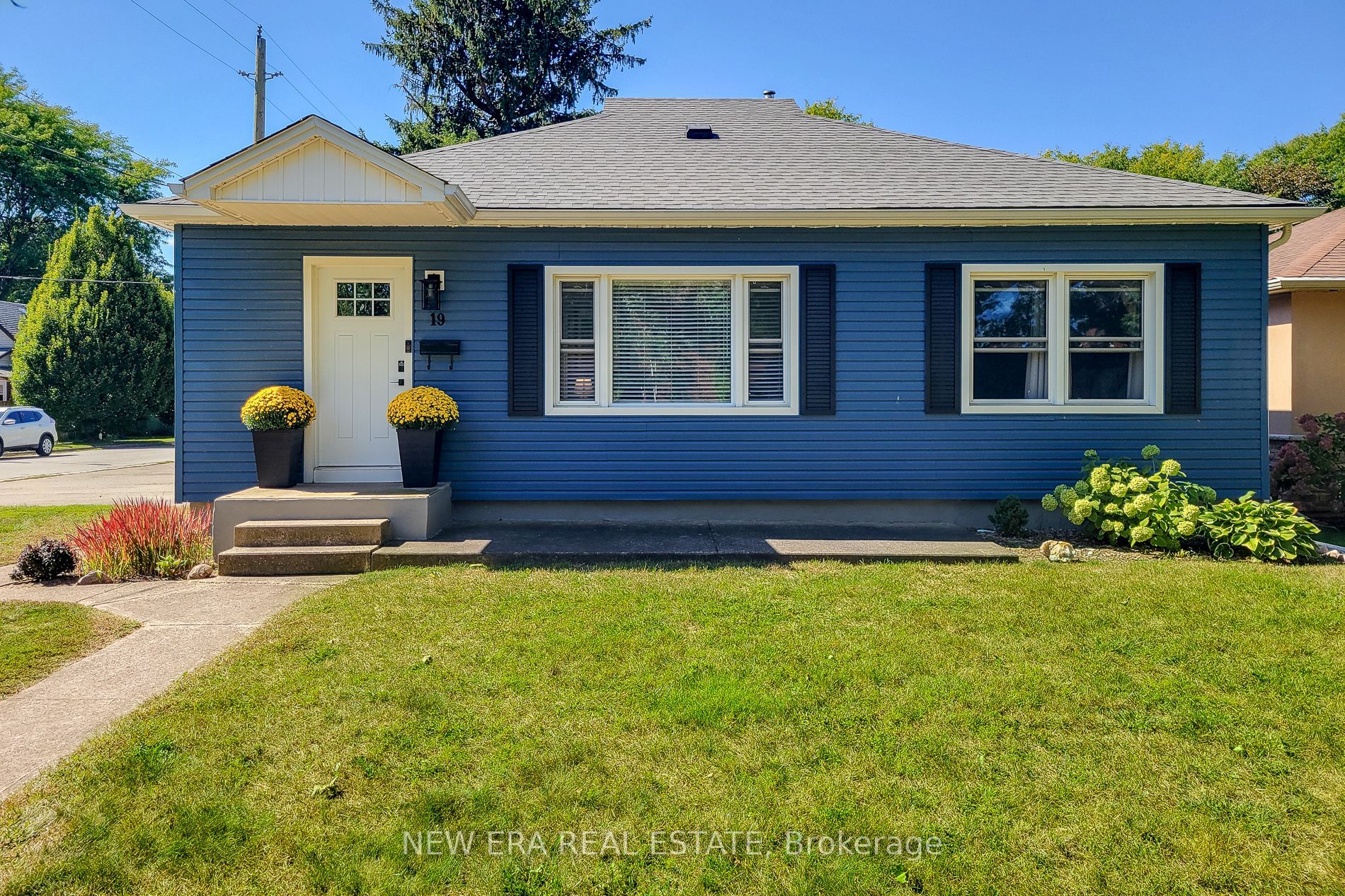 19 Thorndale Avenue Property Photo 2