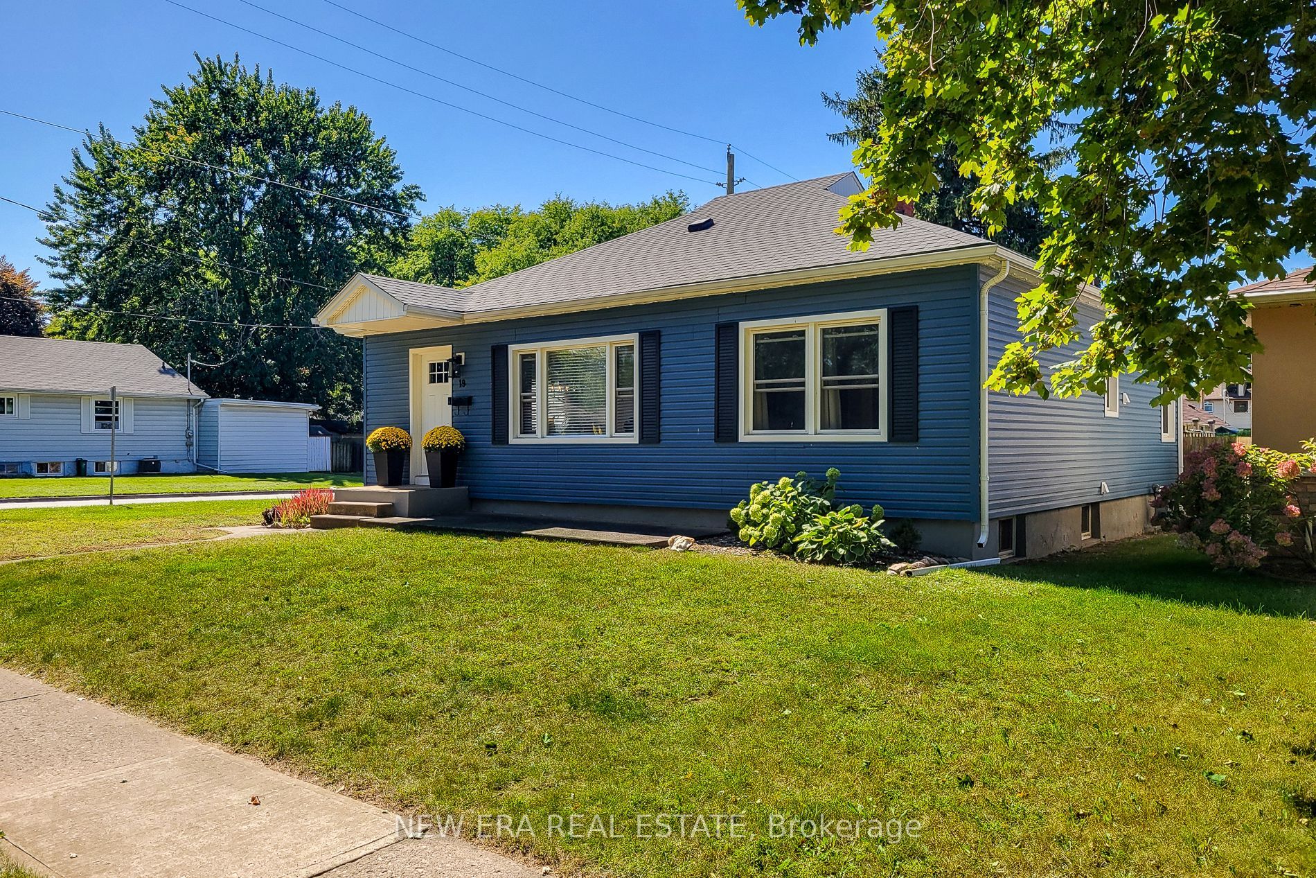 19 Thorndale Avenue Property Photo 3