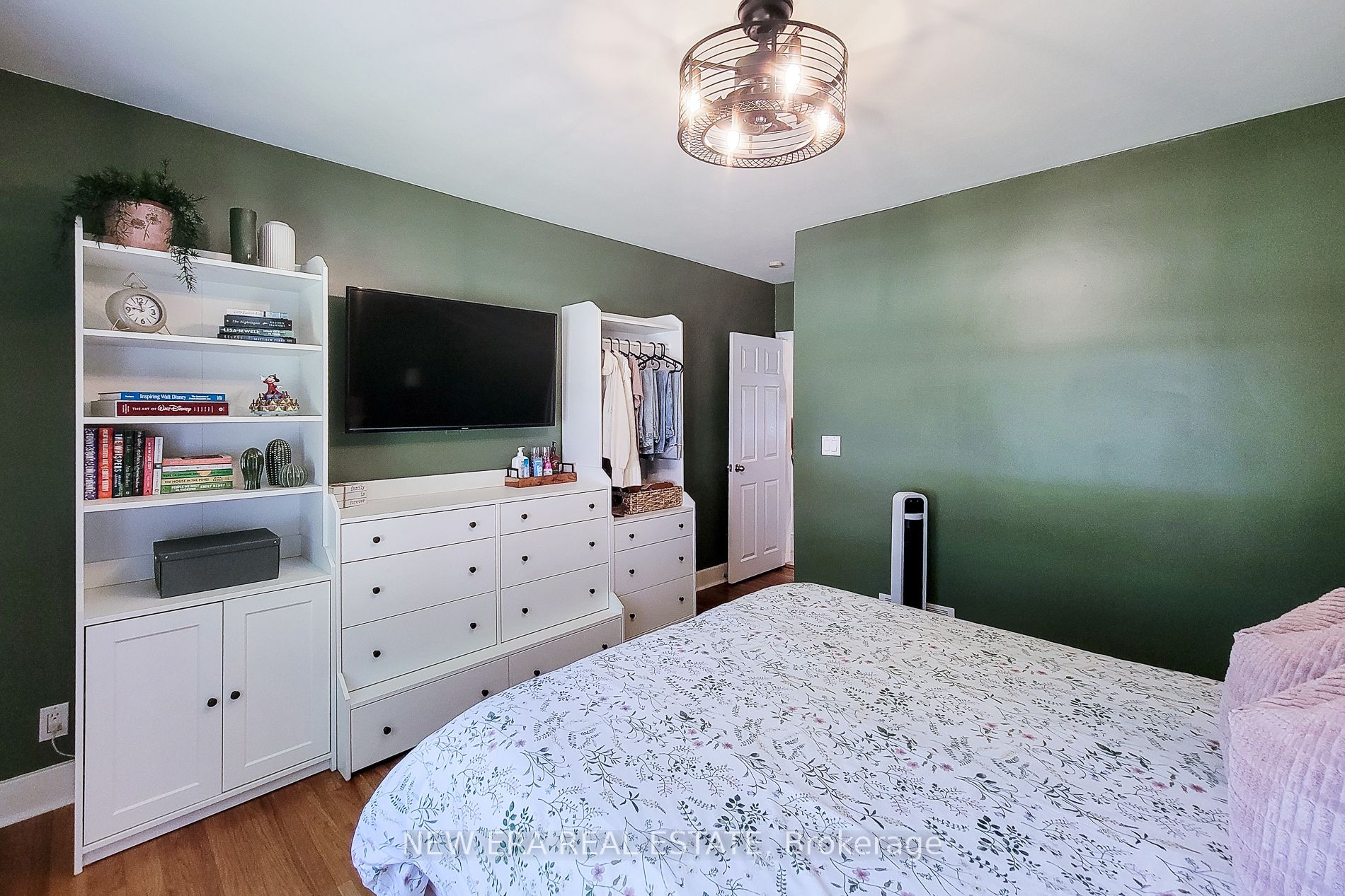 19 Thorndale Avenue Property Photo 27