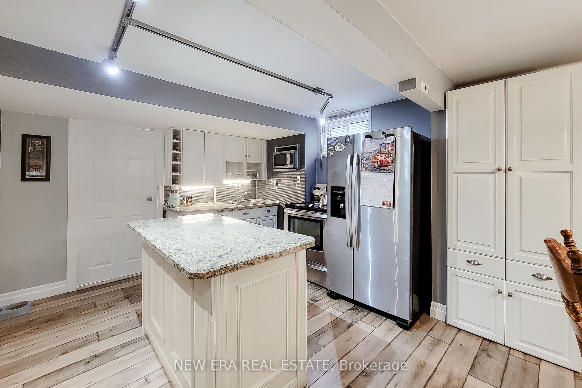 19 Thorndale Avenue Property Photo 37