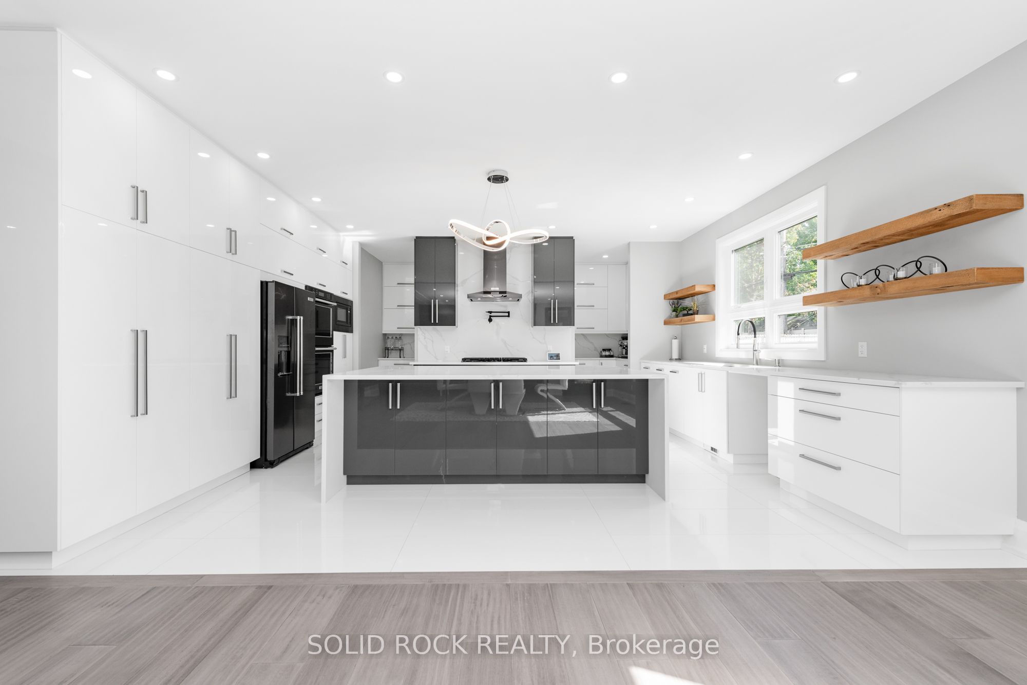 224 Roger Road Property Photo 5