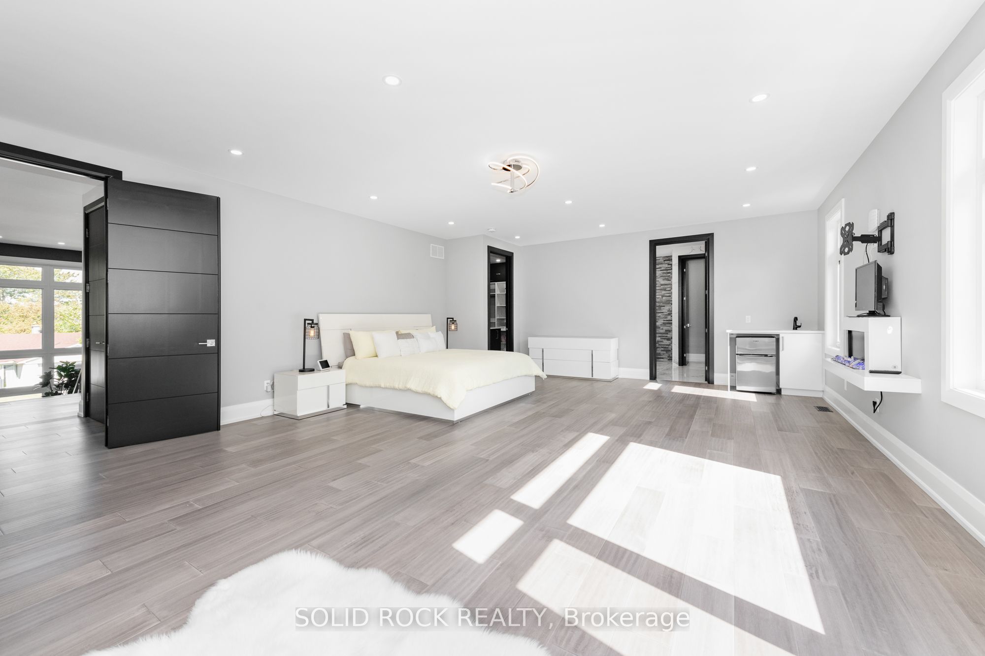 224 Roger Road Property Photo 14