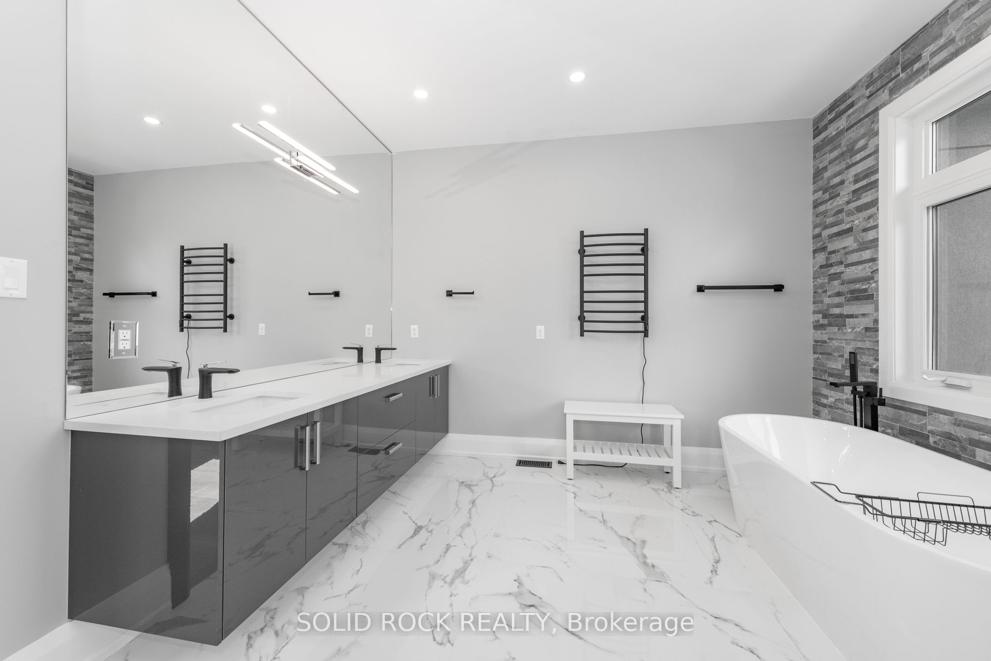 224 Roger Road Property Photo 16