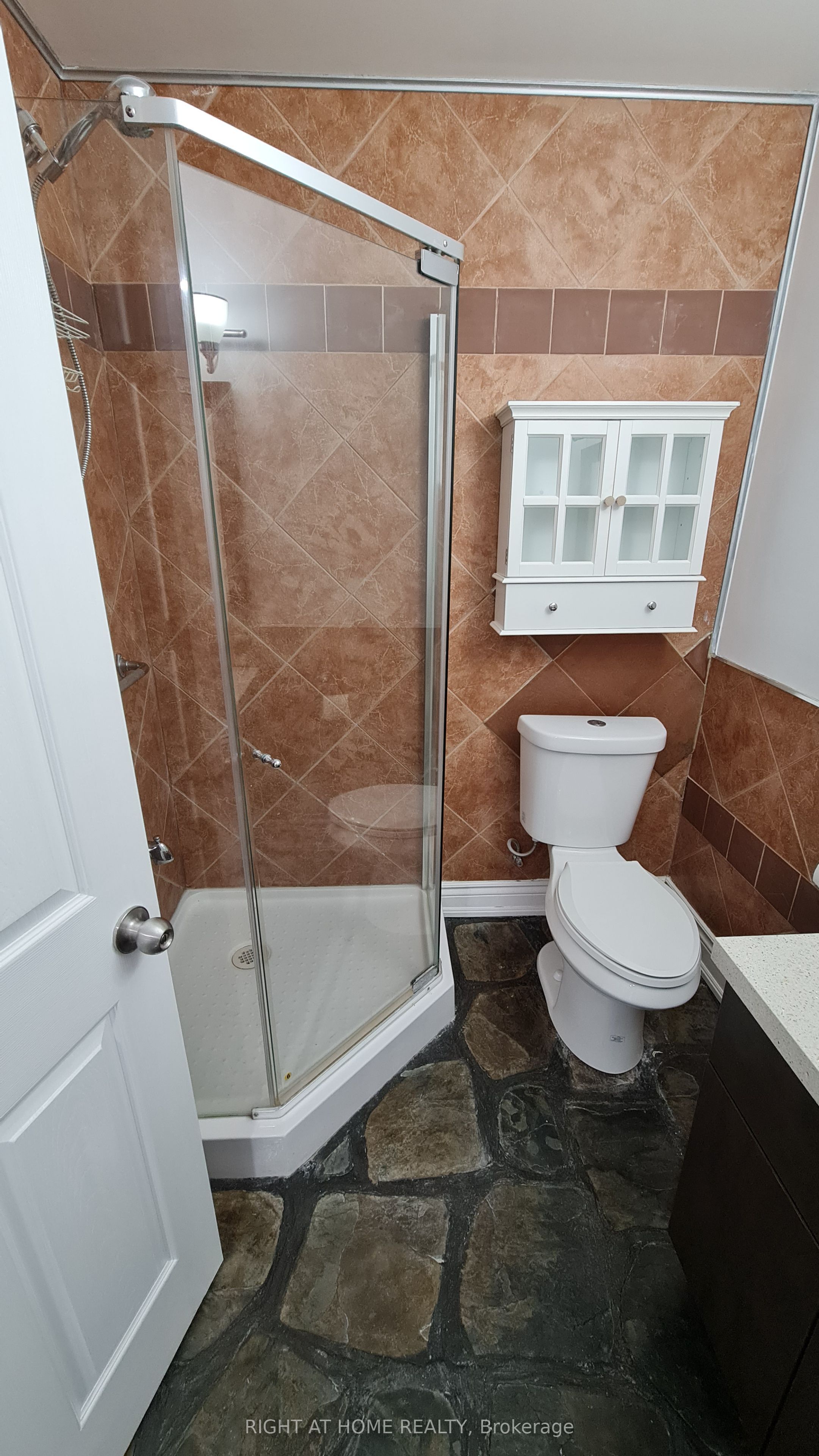 172 Lena Crescent 2 Property Photo 18