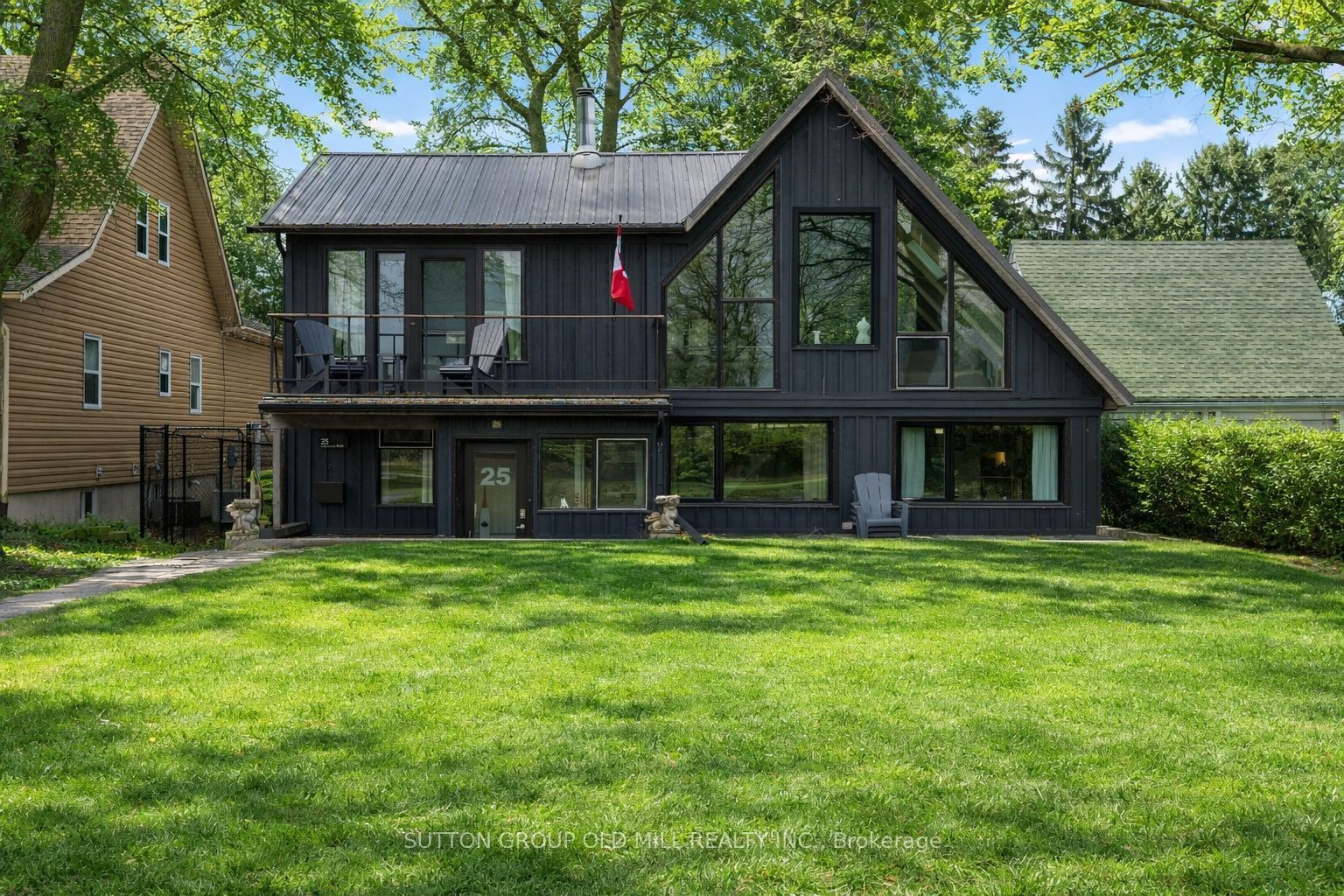 25 W Lakeshore Road W Property Photo 1